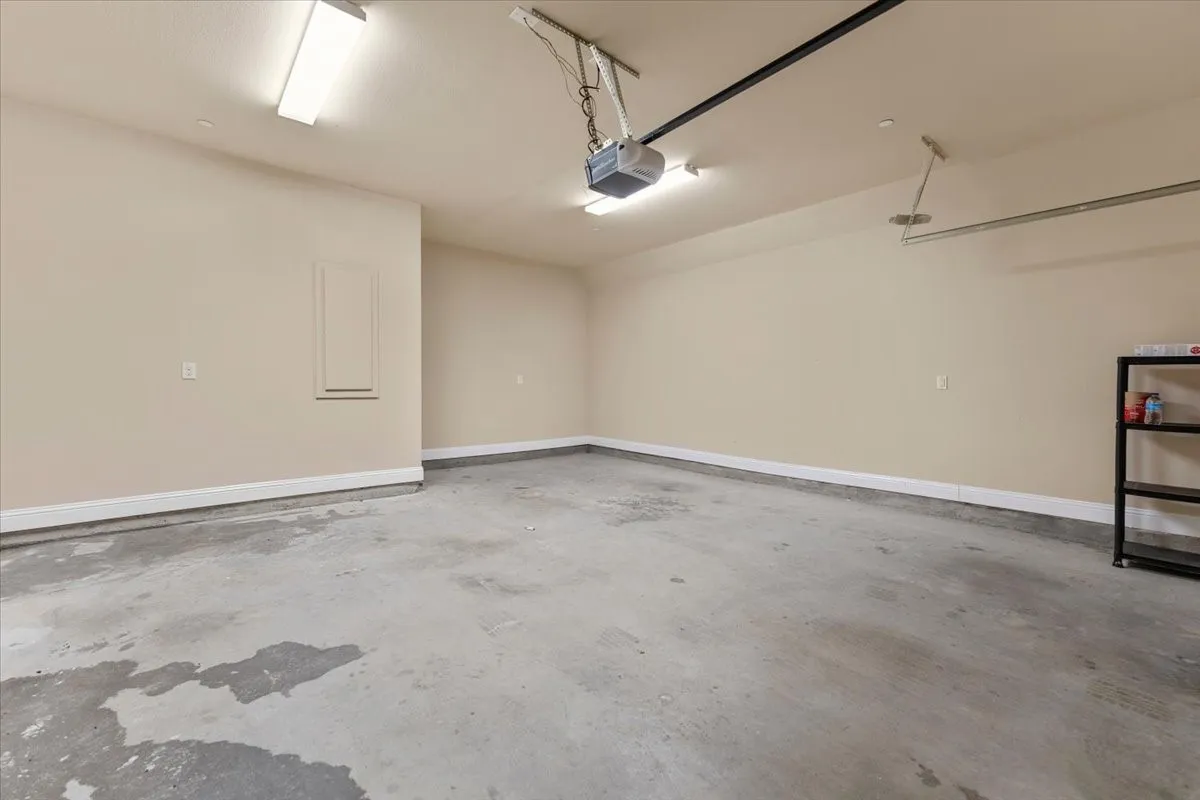 Single Family Residence For Rent in Denton County , 290 Almanor Street, Lewisville, Texas 75056, 3 Bedroom, 4 Bathroom, 2 Garage spaces, 2,079 Sqft, built in 2017, mls#21401702, Real Estate Agent in Lewisville, Homes For Rent in Denton county, Homes For Rent in Lewisville, Realtor in Lewisville Texas, Real Estate Brokerage Independent Realty Texas, Luminita Cordes Realtor