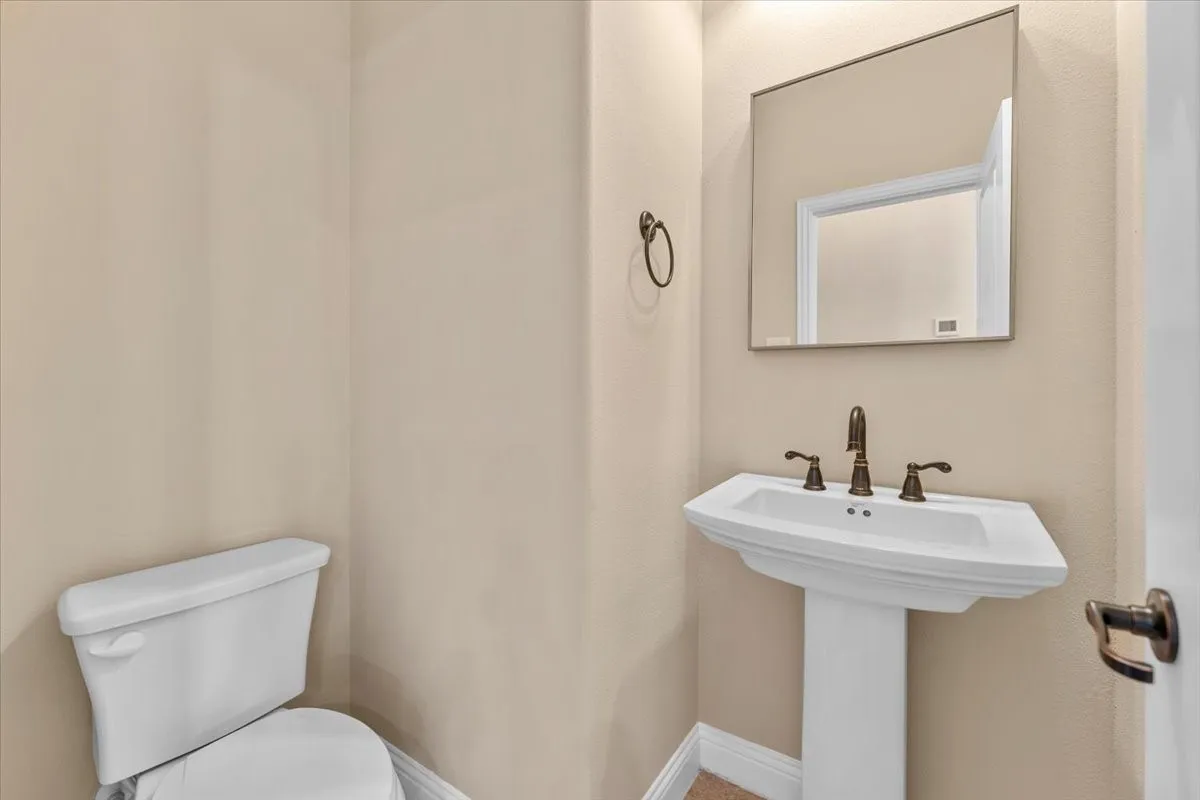 Single Family Residence For Rent in Denton County , 290 Almanor Street, Lewisville, Texas 75056, 3 Bedroom, 4 Bathroom, 2 Garage spaces, 2,079 Sqft, built in 2017, mls#21401702, Real Estate Agent in Lewisville, Homes For Rent in Denton county, Homes For Rent in Lewisville, Realtor in Lewisville Texas, Real Estate Brokerage Independent Realty Texas, Luminita Cordes Realtor