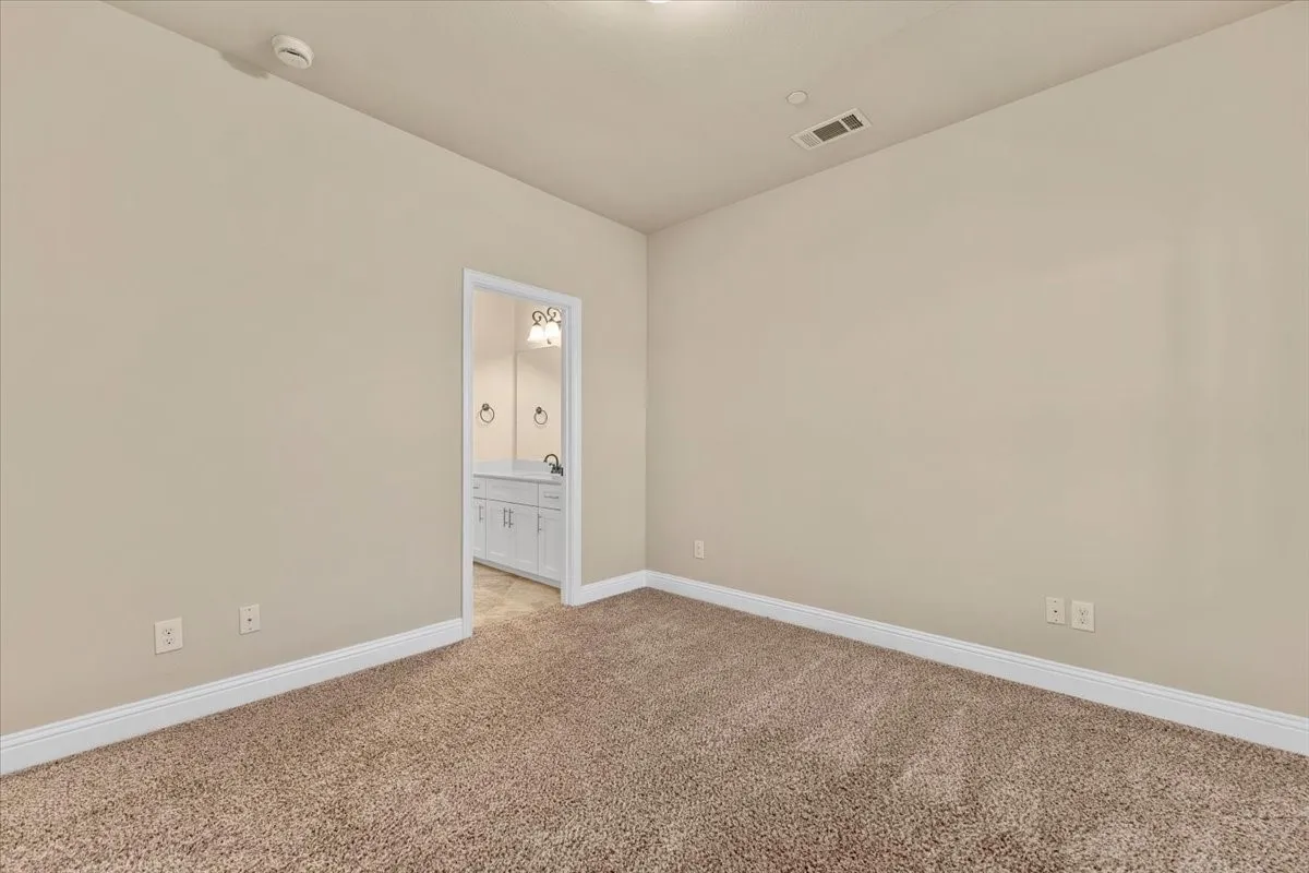 Single Family Residence For Rent in Denton County , 290 Almanor Street, Lewisville, Texas 75056, 3 Bedroom, 4 Bathroom, 2 Garage spaces, 2,079 Sqft, built in 2017, mls#21401702, Real Estate Agent in Lewisville, Homes For Rent in Denton county, Homes For Rent in Lewisville, Realtor in Lewisville Texas, Real Estate Brokerage Independent Realty Texas, Luminita Cordes Realtor