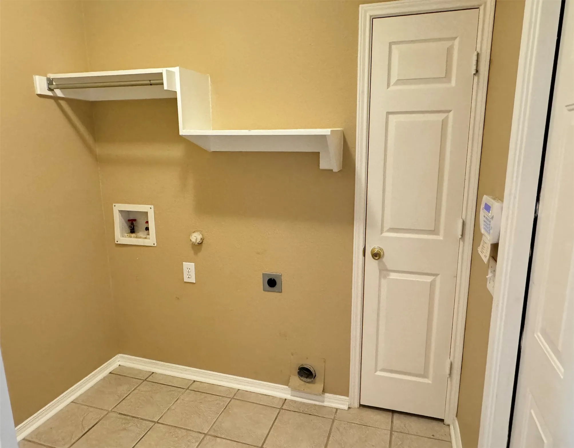Single Family Residence For Rent in Collin County , 6721 Candlecreek Lane, Plano, Texas 75024, 3 Bedroom, 2 Bathroom, 2 Garage spaces, 1,827 Sqft, built in 1996, mls#21401790, Real Estate Agent in Plano, Homes For Rent in Collin county, Homes For Rent in Plano, Realtor in Plano Texas, Real Estate Brokerage Independent Realty Texas, Luminita Cordes Realtor