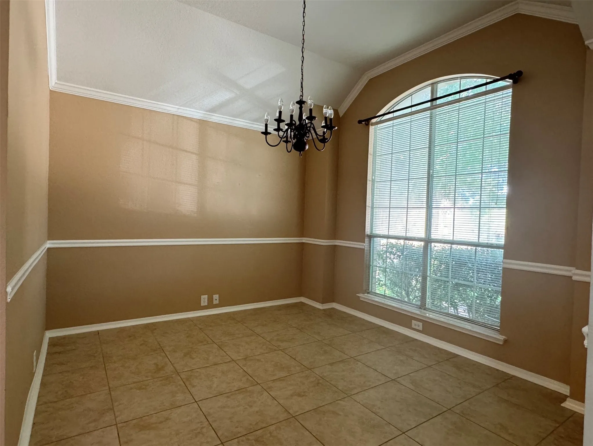 Single Family Residence For Rent in Collin County , 6721 Candlecreek Lane, Plano, Texas 75024, 3 Bedroom, 2 Bathroom, 2 Garage spaces, 1,827 Sqft, built in 1996, mls#21401790, Real Estate Agent in Plano, Homes For Rent in Collin county, Homes For Rent in Plano, Realtor in Plano Texas, Real Estate Brokerage Independent Realty Texas, Luminita Cordes Realtor