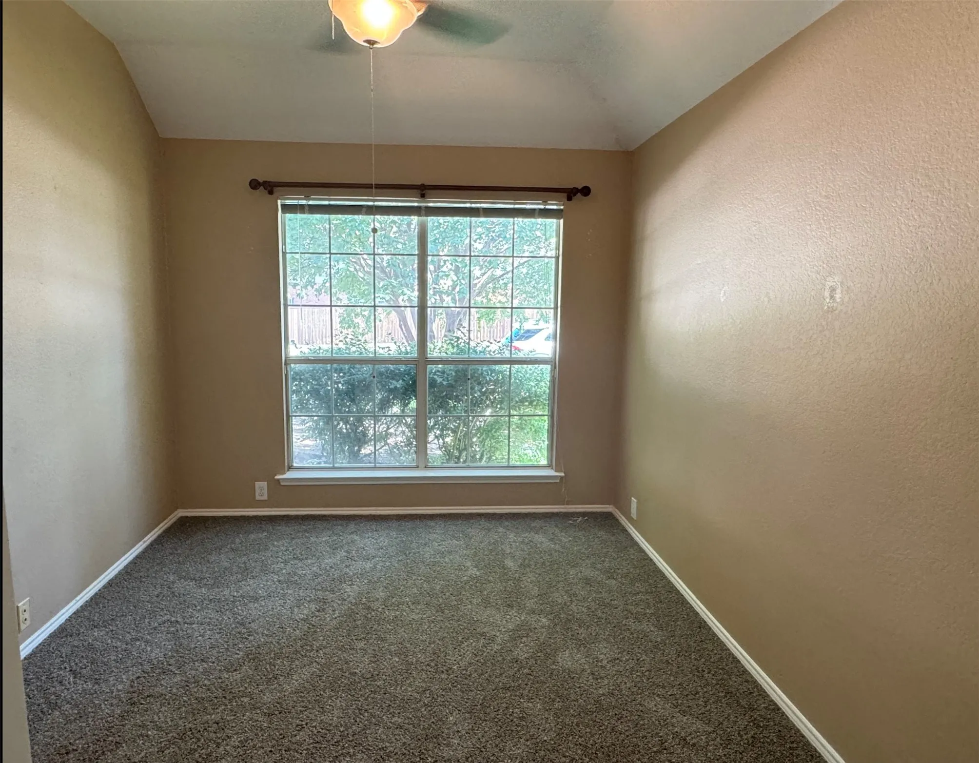 Single Family Residence For Rent in Collin County , 6721 Candlecreek Lane, Plano, Texas 75024, 3 Bedroom, 2 Bathroom, 2 Garage spaces, 1,827 Sqft, built in 1996, mls#21401790, Real Estate Agent in Plano, Homes For Rent in Collin county, Homes For Rent in Plano, Realtor in Plano Texas, Real Estate Brokerage Independent Realty Texas, Luminita Cordes Realtor