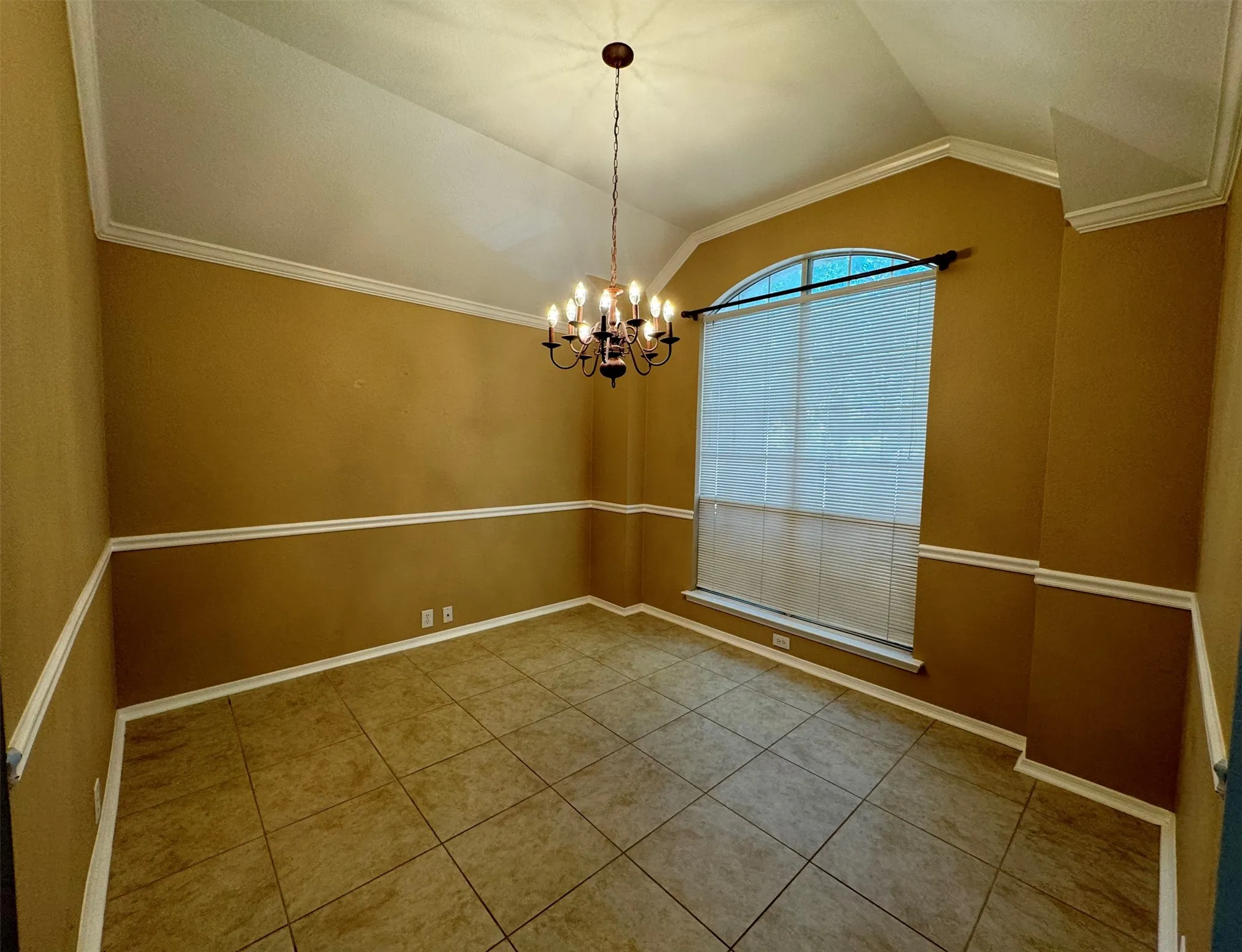 Single Family Residence For Rent in Collin County , 6721 Candlecreek Lane, Plano, Texas 75024, 3 Bedroom, 2 Bathroom, 2 Garage spaces, 1,827 Sqft, built in 1996, mls#21401790, Real Estate Agent in Plano, Homes For Rent in Collin county, Homes For Rent in Plano, Realtor in Plano Texas, Real Estate Brokerage Independent Realty Texas, Luminita Cordes Realtor