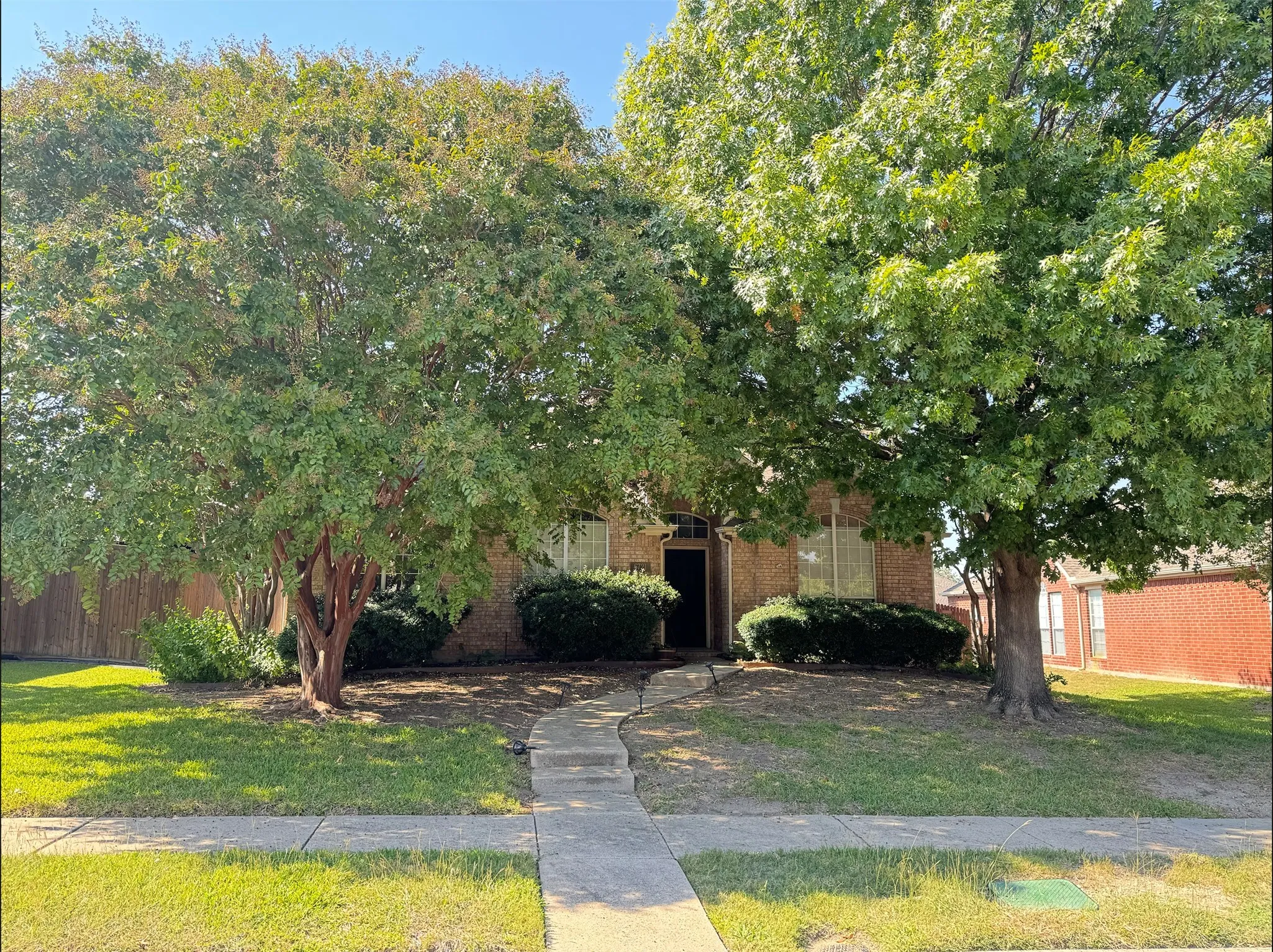 Single Family Residence For Rent in Collin County , 6721 Candlecreek Lane, Plano, Texas 75024, 3 Bedroom, 2 Bathroom, 2 Garage spaces, 1,827 Sqft, built in 1996, mls#21401790, Real Estate Agent in Plano, Homes For Rent in Collin county, Homes For Rent in Plano, Realtor in Plano Texas, Real Estate Brokerage Independent Realty Texas, Luminita Cordes Realtor