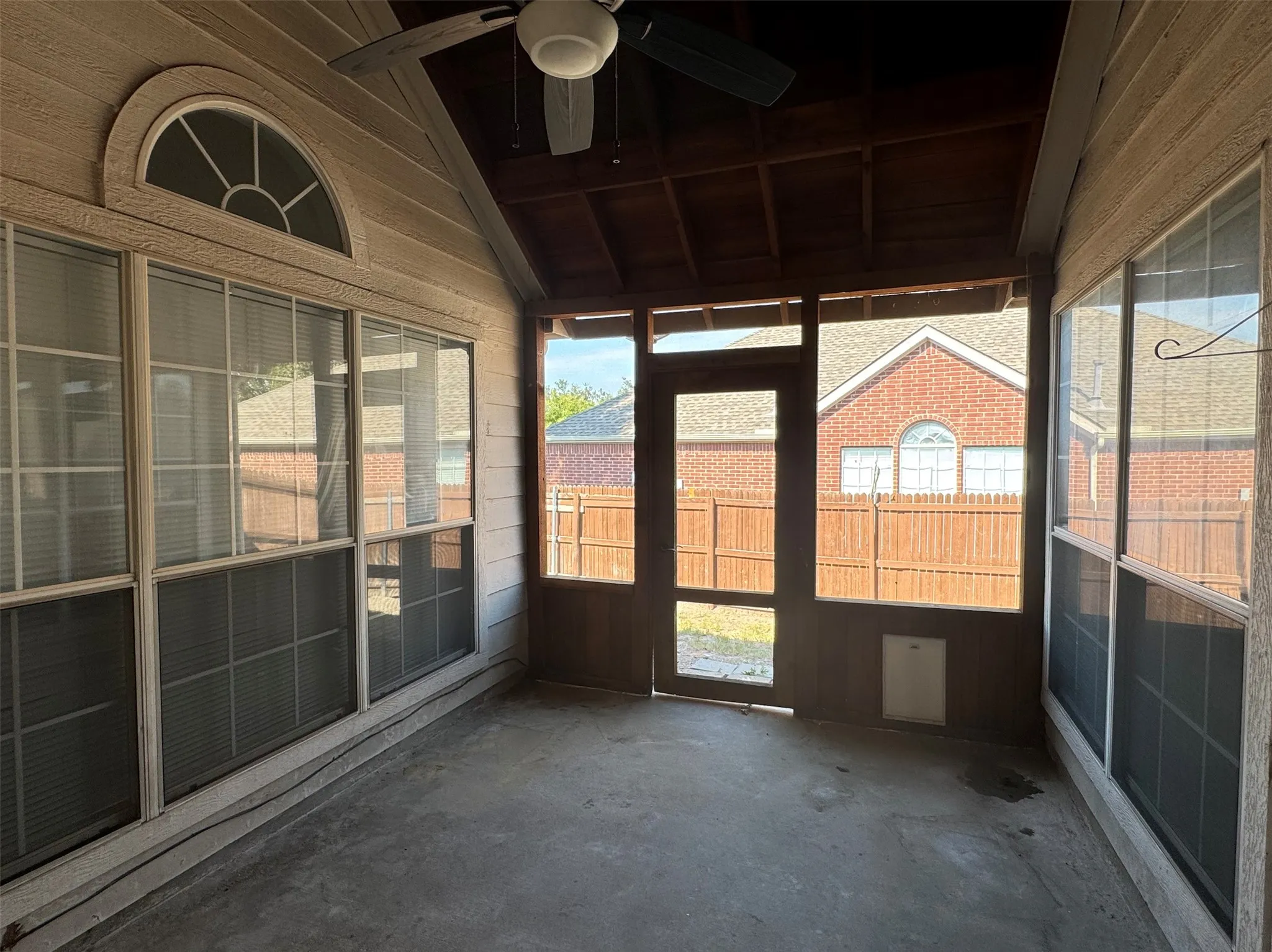 Single Family Residence For Rent in Collin County , 6721 Candlecreek Lane, Plano, Texas 75024, 3 Bedroom, 2 Bathroom, 2 Garage spaces, 1,827 Sqft, built in 1996, mls#21401790, Real Estate Agent in Plano, Homes For Rent in Collin county, Homes For Rent in Plano, Realtor in Plano Texas, Real Estate Brokerage Independent Realty Texas, Luminita Cordes Realtor