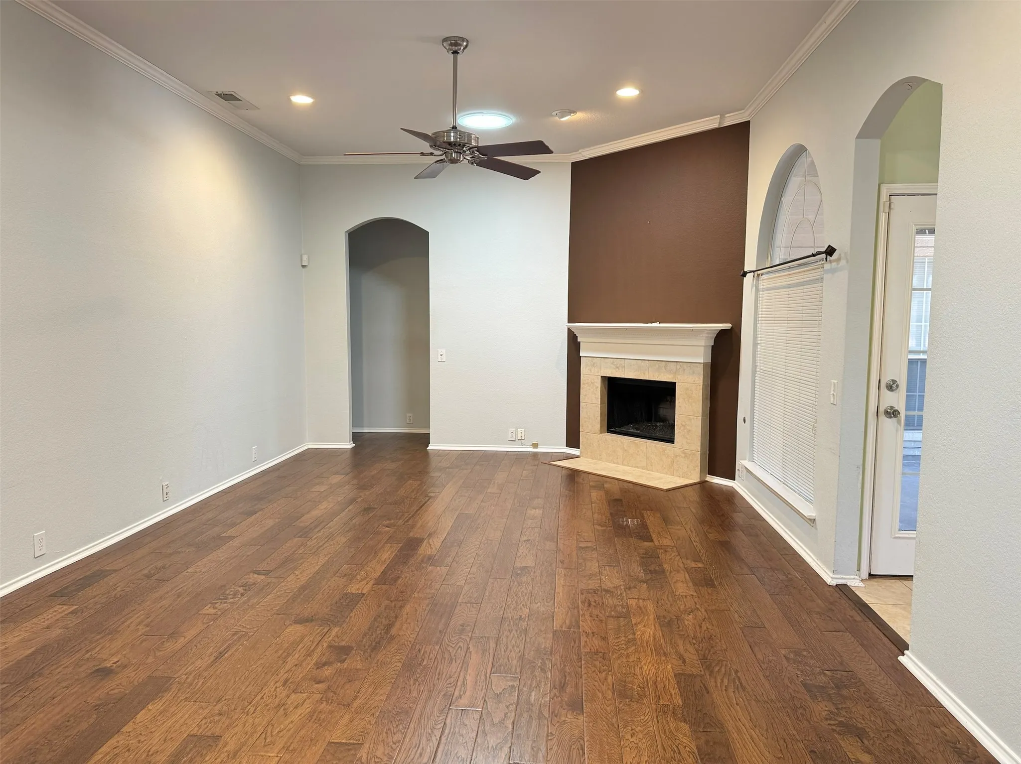 Single Family Residence For Rent in Collin County , 6721 Candlecreek Lane, Plano, Texas 75024, 3 Bedroom, 2 Bathroom, 2 Garage spaces, 1,827 Sqft, built in 1996, mls#21401790, Real Estate Agent in Plano, Homes For Rent in Collin county, Homes For Rent in Plano, Realtor in Plano Texas, Real Estate Brokerage Independent Realty Texas, Luminita Cordes Realtor