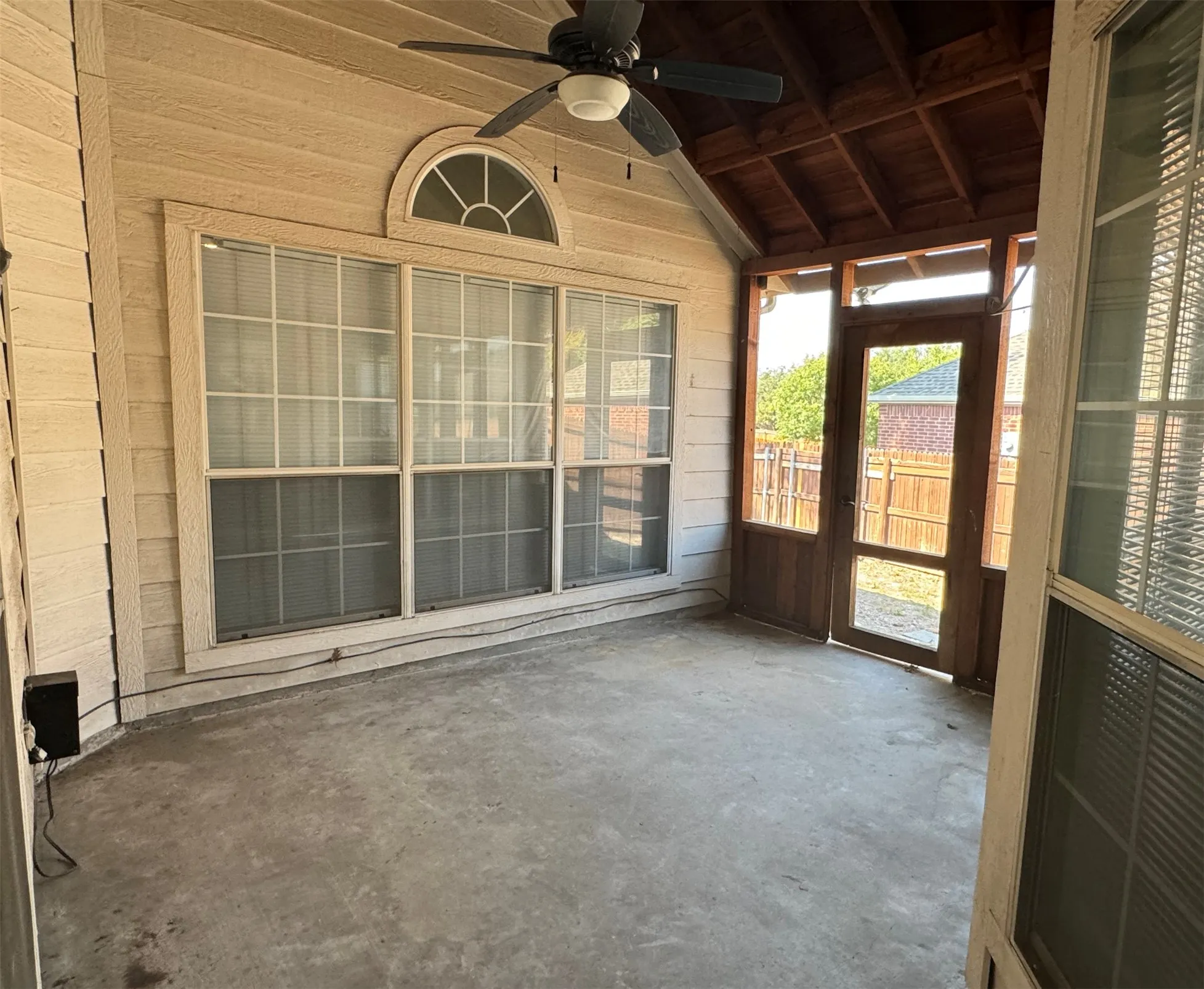 Single Family Residence For Rent in Collin County , 6721 Candlecreek Lane, Plano, Texas 75024, 3 Bedroom, 2 Bathroom, 2 Garage spaces, 1,827 Sqft, built in 1996, mls#21401790, Real Estate Agent in Plano, Homes For Rent in Collin county, Homes For Rent in Plano, Realtor in Plano Texas, Real Estate Brokerage Independent Realty Texas, Luminita Cordes Realtor