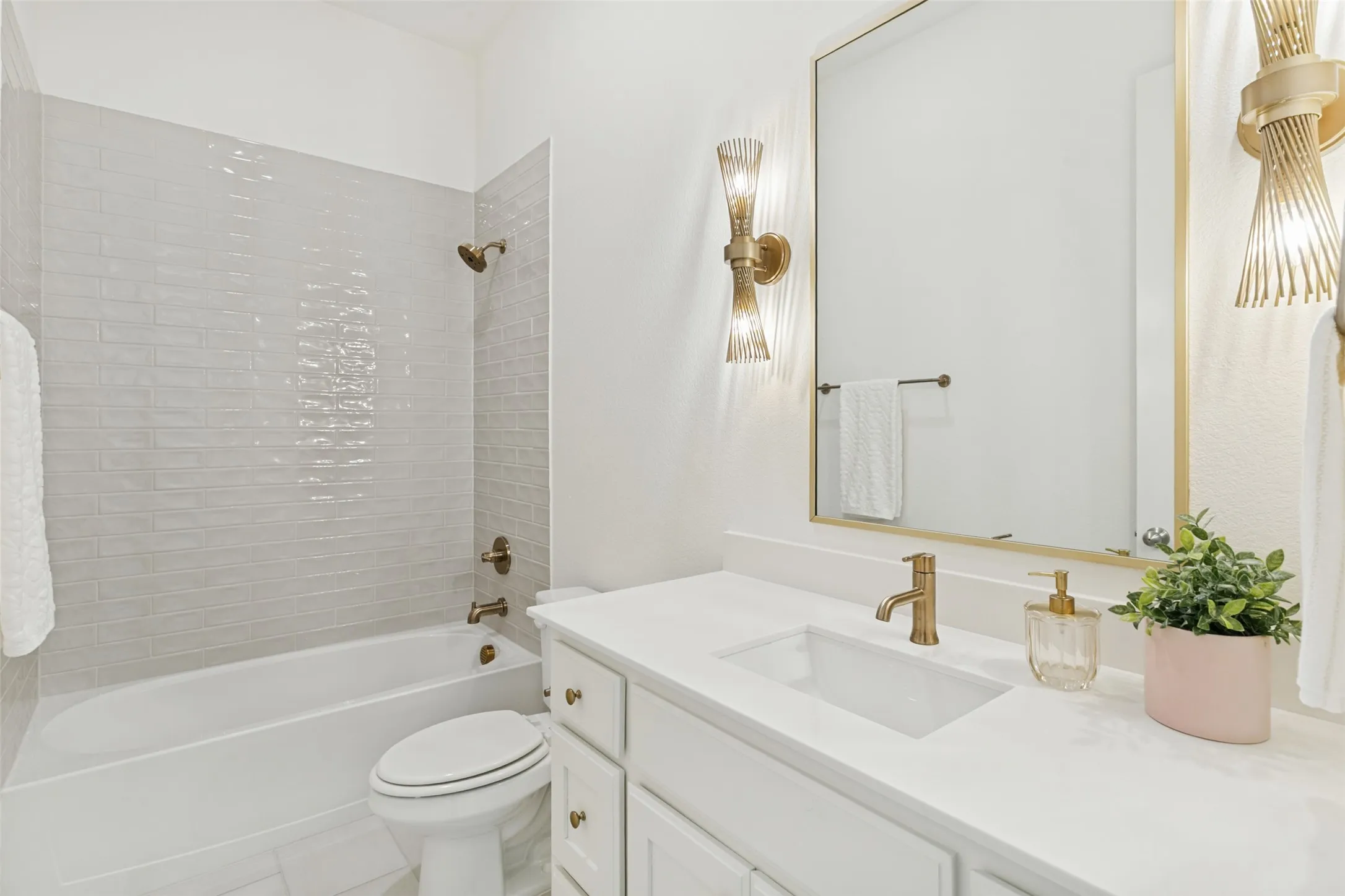 Single Family Residence For Sale in Parker County , 808 Mallard Drive, Aledo, Texas 76008, 3 Bedroom, 2 Bathroom, 2 Garage spaces, 2,066 Sqft, built in 2026, mls#21402473, Real Estate Agent in Aledo, Homes For Sale in Parker county, Homes For Sale in Aledo, Realtor in Aledo Texas, Real Estate Brokerage Independent Realty Texas, Luminita Cordes Realtor
