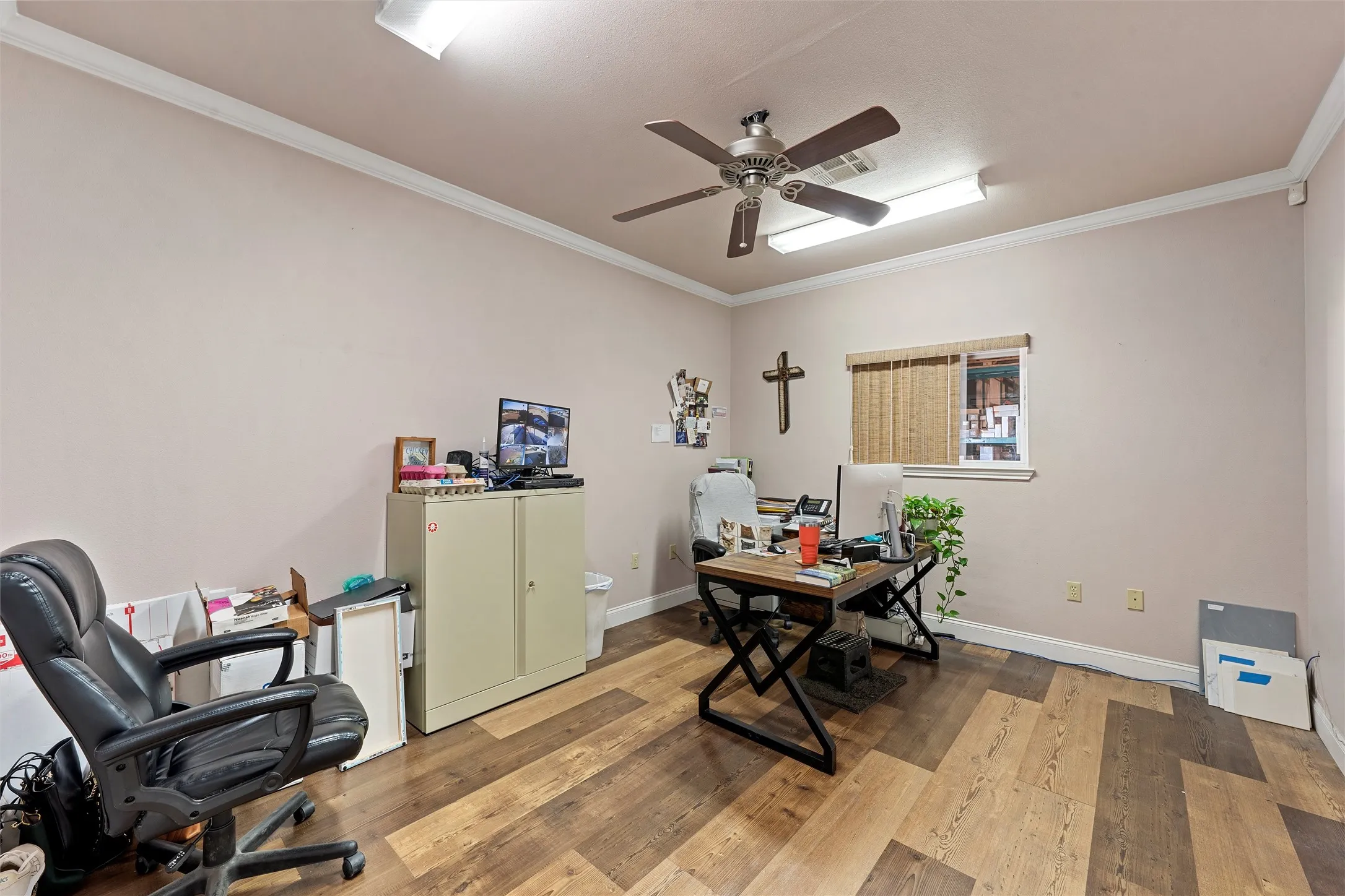 Retail For Rent in Mc Lennan County , 6604 N State Highway 6, Woodway, Texas 76712, 0, 0, Garage spaces, 0 Sqft, built in 2005, mls#21393287, Real Estate Agent in Woodway, Homes For Rent in Mc Lennan county, Homes For Rent in Woodway, Realtor in Woodway Texas, Real Estate Brokerage Independent Realty Texas, Luminita Cordes Realtor