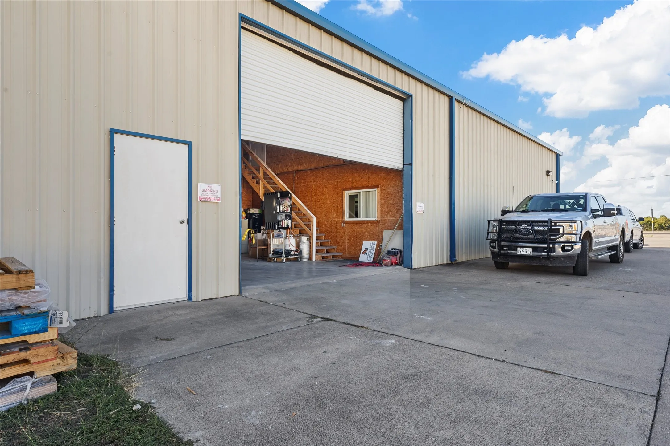 Retail For Rent in Mc Lennan County , 6604 N State Highway 6, Woodway, Texas 76712, 0, 0, Garage spaces, 0 Sqft, built in 2005, mls#21393287, Real Estate Agent in Woodway, Homes For Rent in Mc Lennan county, Homes For Rent in Woodway, Realtor in Woodway Texas, Real Estate Brokerage Independent Realty Texas, Luminita Cordes Realtor