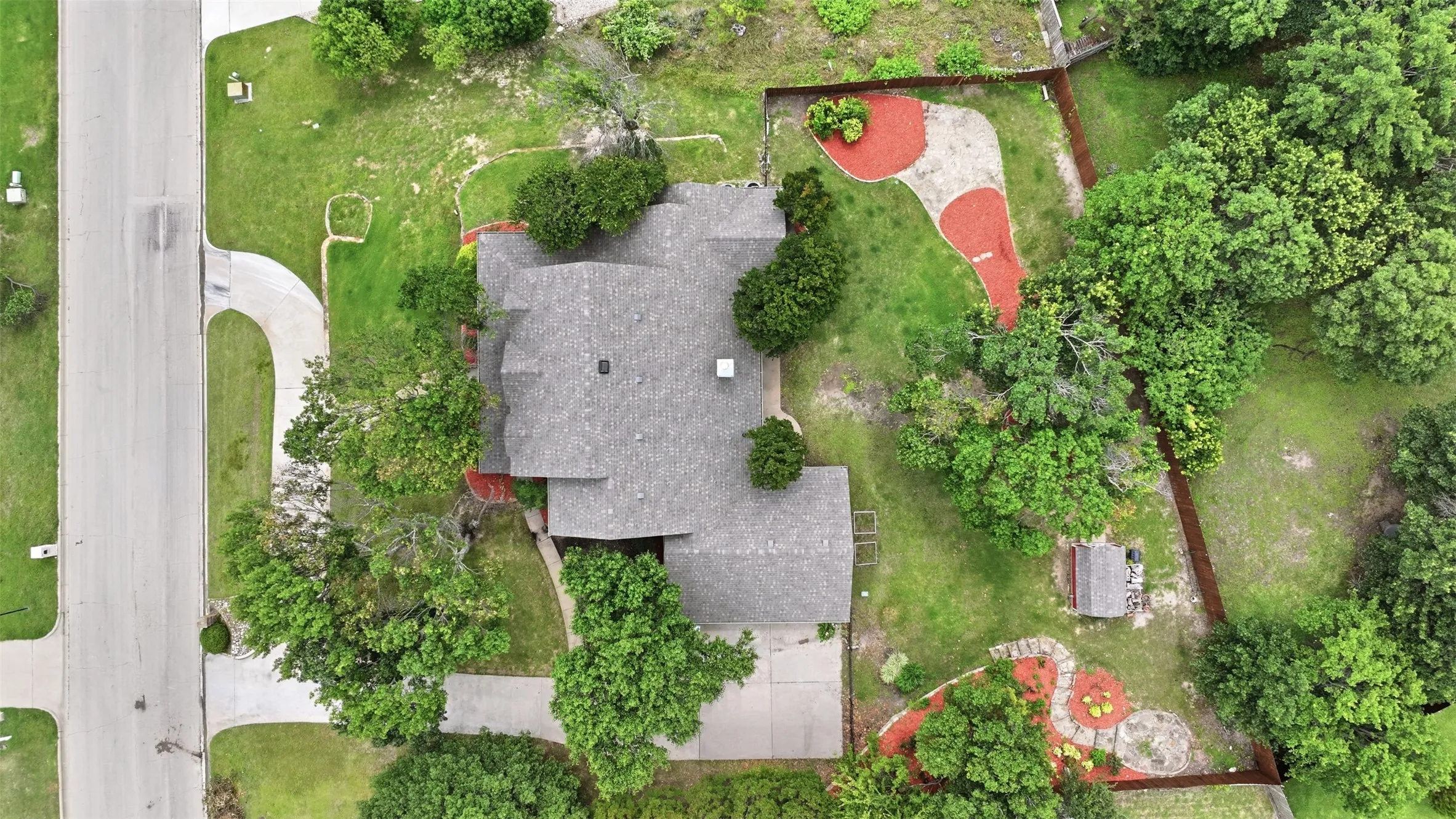 Single Family Residence For Rent in Parker County , 3622 Cliff View Loop, Weatherford, Texas 76087, 4 Bedroom, 3 Bathroom, 3 Garage spaces, 3,050 Sqft, built in 1997, mls#21401510, Real Estate Agent in Weatherford, Homes For Rent in Parker county, Homes For Rent in Weatherford, Realtor in Weatherford Texas, Real Estate Brokerage Independent Realty Texas, Luminita Cordes Realtor