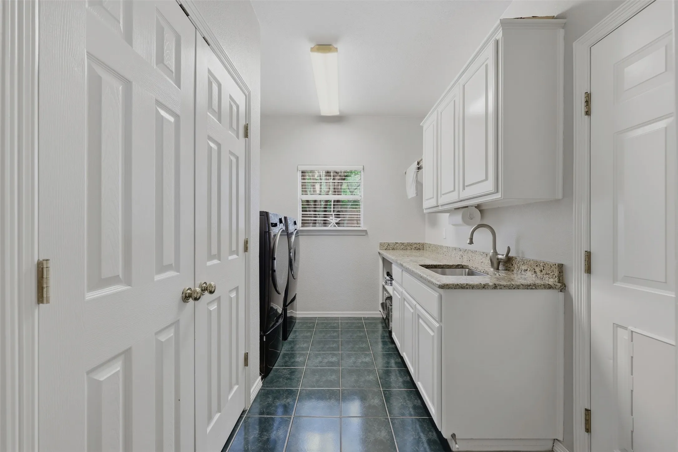 Single Family Residence For Rent in Parker County , 3622 Cliff View Loop, Weatherford, Texas 76087, 4 Bedroom, 3 Bathroom, 3 Garage spaces, 3,050 Sqft, built in 1997, mls#21401510, Real Estate Agent in Weatherford, Homes For Rent in Parker county, Homes For Rent in Weatherford, Realtor in Weatherford Texas, Real Estate Brokerage Independent Realty Texas, Luminita Cordes Realtor
