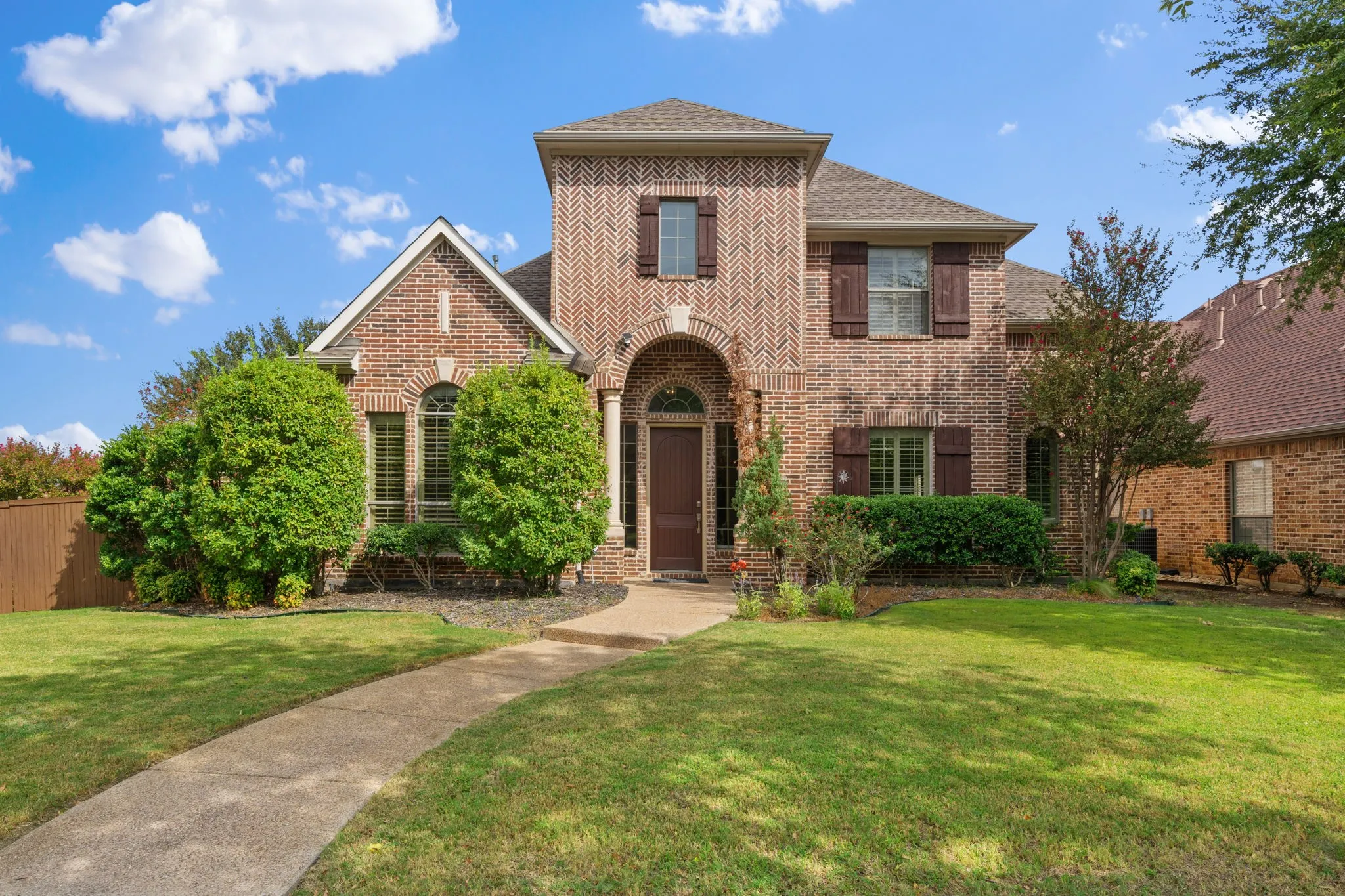 Single Family Residence For Sale in Denton County , 2241 Magic Mantle Drive, Lewisville, Texas 75056, 4 Bedroom, 3 Bathroom, 2 Garage spaces, 3,196 Sqft, built in 2007, mls#21401870, Real Estate Agent in Lewisville, Homes For Sale in Denton county, Homes For Sale in Lewisville, Realtor in Lewisville Texas, Real Estate Brokerage Independent Realty Texas, Luminita Cordes Realtor