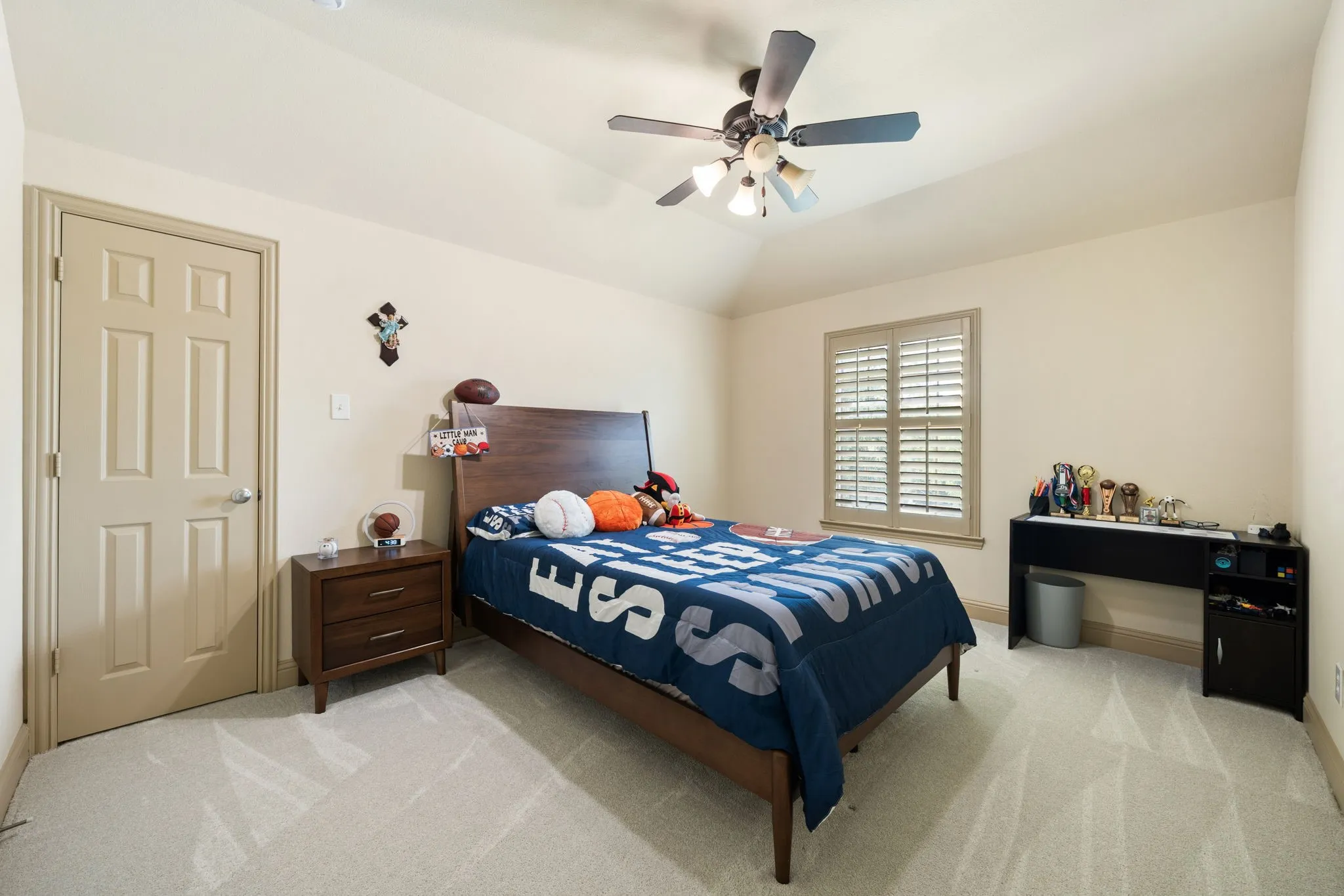 Single Family Residence For Sale in Denton County , 2241 Magic Mantle Drive, Lewisville, Texas 75056, 4 Bedroom, 3 Bathroom, 2 Garage spaces, 3,196 Sqft, built in 2007, mls#21401870, Real Estate Agent in Lewisville, Homes For Sale in Denton county, Homes For Sale in Lewisville, Realtor in Lewisville Texas, Real Estate Brokerage Independent Realty Texas, Luminita Cordes Realtor