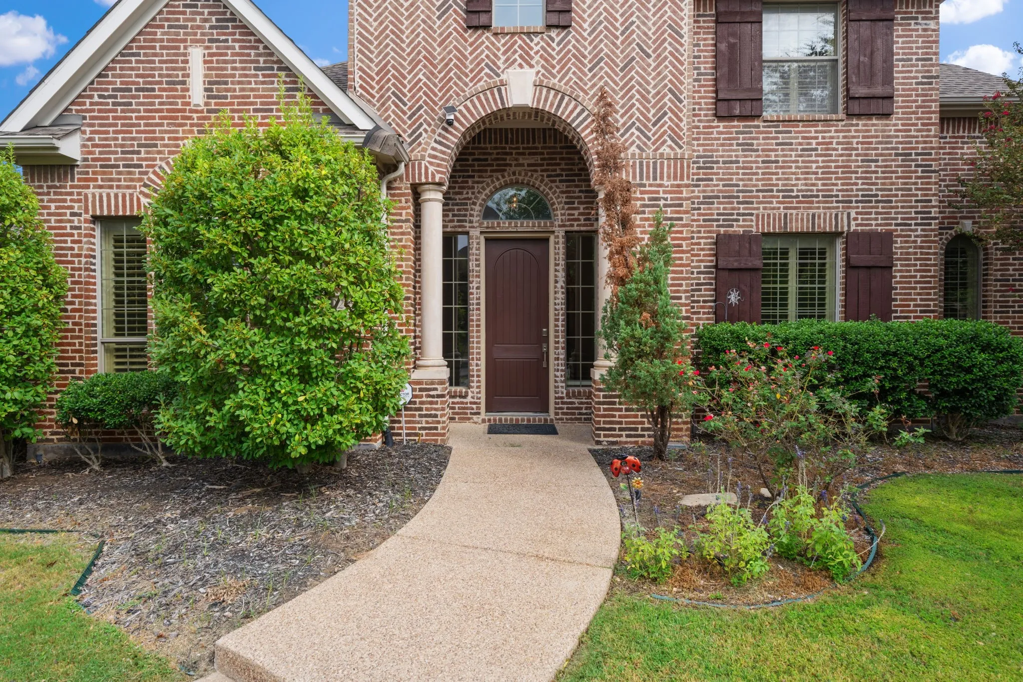 Single Family Residence For Sale in Denton County , 2241 Magic Mantle Drive, Lewisville, Texas 75056, 4 Bedroom, 3 Bathroom, 2 Garage spaces, 3,196 Sqft, built in 2007, mls#21401870, Real Estate Agent in Lewisville, Homes For Sale in Denton county, Homes For Sale in Lewisville, Realtor in Lewisville Texas, Real Estate Brokerage Independent Realty Texas, Luminita Cordes Realtor