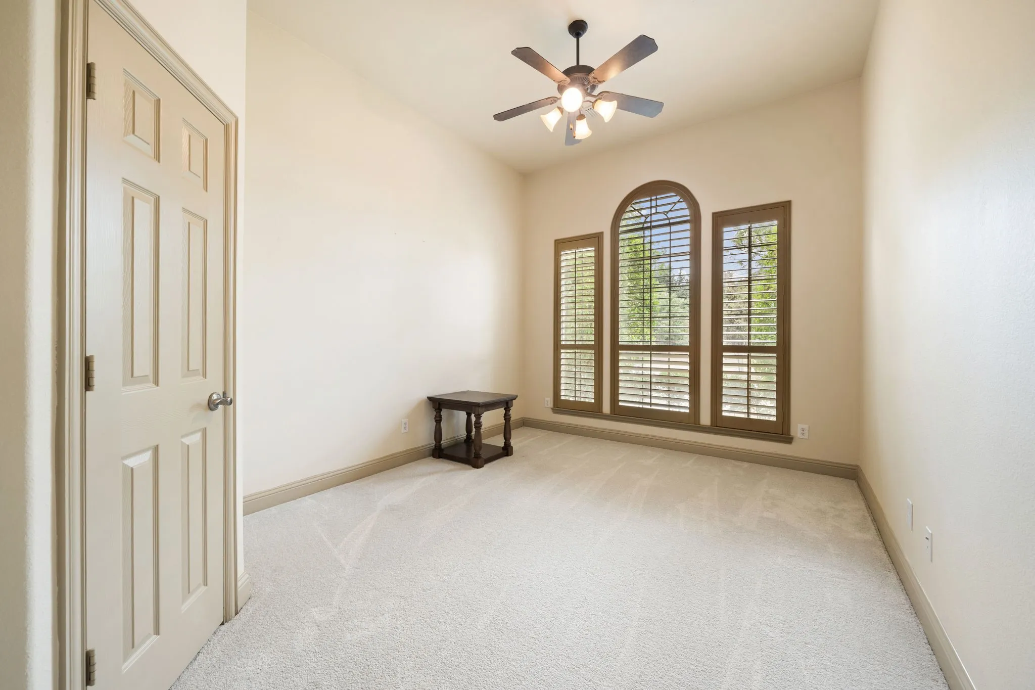 Single Family Residence For Sale in Denton County , 2241 Magic Mantle Drive, Lewisville, Texas 75056, 4 Bedroom, 3 Bathroom, 2 Garage spaces, 3,196 Sqft, built in 2007, mls#21401870, Real Estate Agent in Lewisville, Homes For Sale in Denton county, Homes For Sale in Lewisville, Realtor in Lewisville Texas, Real Estate Brokerage Independent Realty Texas, Luminita Cordes Realtor