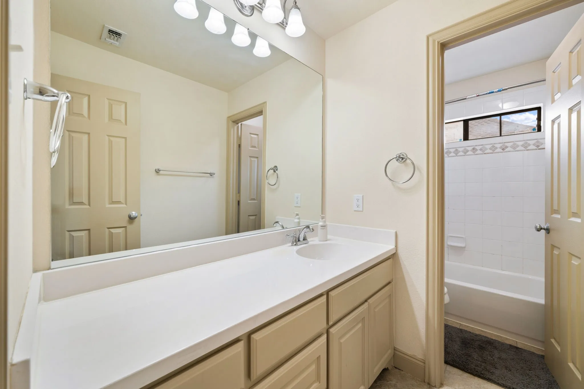 Single Family Residence For Sale in Denton County , 2241 Magic Mantle Drive, Lewisville, Texas 75056, 4 Bedroom, 3 Bathroom, 2 Garage spaces, 3,196 Sqft, built in 2007, mls#21401870, Real Estate Agent in Lewisville, Homes For Sale in Denton county, Homes For Sale in Lewisville, Realtor in Lewisville Texas, Real Estate Brokerage Independent Realty Texas, Luminita Cordes Realtor