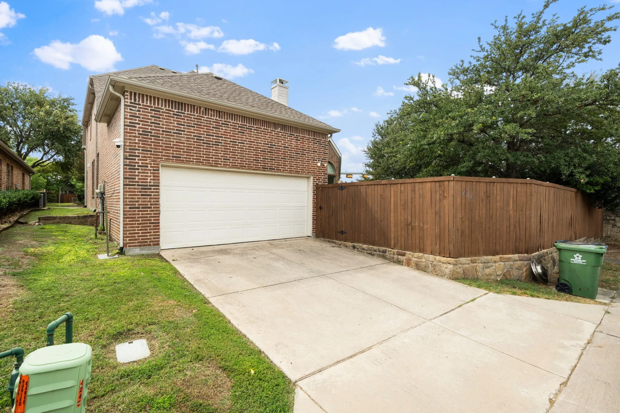 Single Family Residence For Sale in Denton County , 2241 Magic Mantle Drive, Lewisville, Texas 75056, 4 Bedroom, 3 Bathroom, 2 Garage spaces, 3,196 Sqft, built in 2007, mls#21401870, Real Estate Agent in Lewisville, Homes For Sale in Denton county, Homes For Sale in Lewisville, Realtor in Lewisville Texas, Real Estate Brokerage Independent Realty Texas, Luminita Cordes Realtor