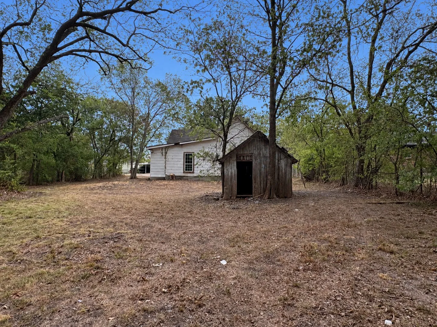 Single Family Residence For Sale in Navarro County , 808 W 11th Avenue, Corsicana, Texas 75110, 2 Bedroom, 1 Bathroom, Garage spaces, 1,332 Sqft, built in 1935, mls#21398871, Real Estate Agent in Corsicana, Homes For Sale in Navarro county, Homes For Sale in Corsicana, Realtor in Corsicana Texas, Real Estate Brokerage Independent Realty Texas, Luminita Cordes Realtor