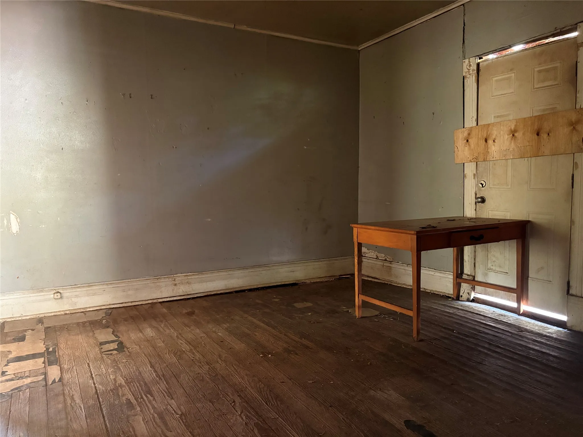 Single Family Residence For Sale in Navarro County , 808 W 11th Avenue, Corsicana, Texas 75110, 2 Bedroom, 1 Bathroom, Garage spaces, 1,332 Sqft, built in 1935, mls#21398871, Real Estate Agent in Corsicana, Homes For Sale in Navarro county, Homes For Sale in Corsicana, Realtor in Corsicana Texas, Real Estate Brokerage Independent Realty Texas, Luminita Cordes Realtor
