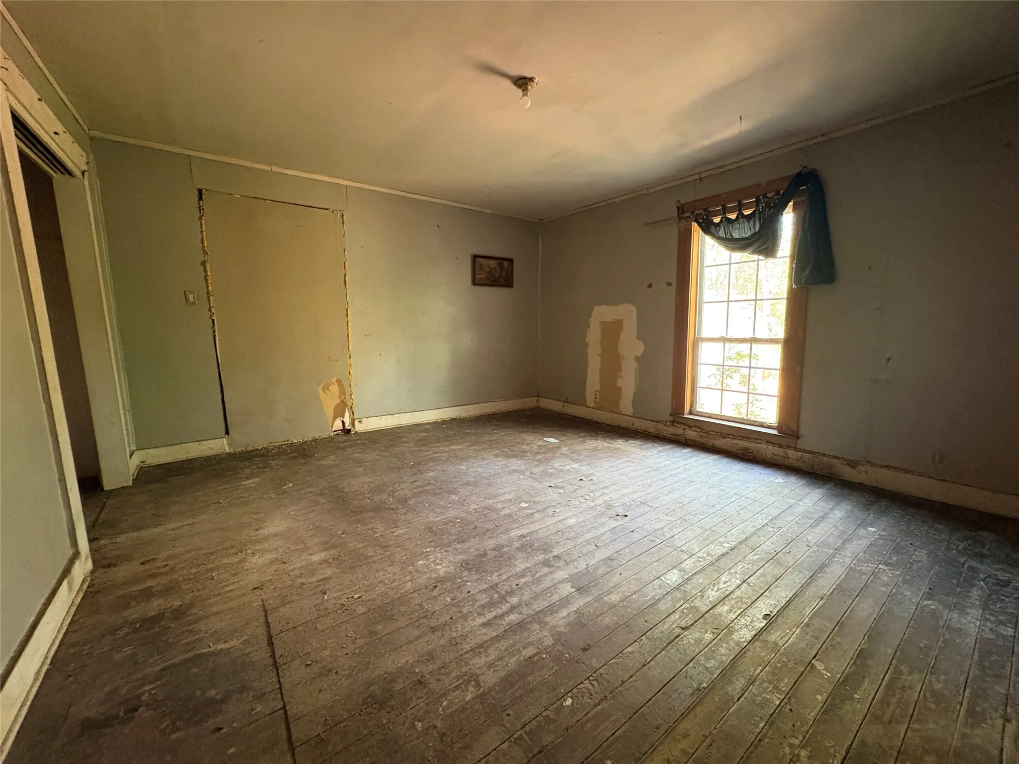 Single Family Residence For Sale in Navarro County , 808 W 11th Avenue, Corsicana, Texas 75110, 2 Bedroom, 1 Bathroom, Garage spaces, 1,332 Sqft, built in 1935, mls#21398871, Real Estate Agent in Corsicana, Homes For Sale in Navarro county, Homes For Sale in Corsicana, Realtor in Corsicana Texas, Real Estate Brokerage Independent Realty Texas, Luminita Cordes Realtor