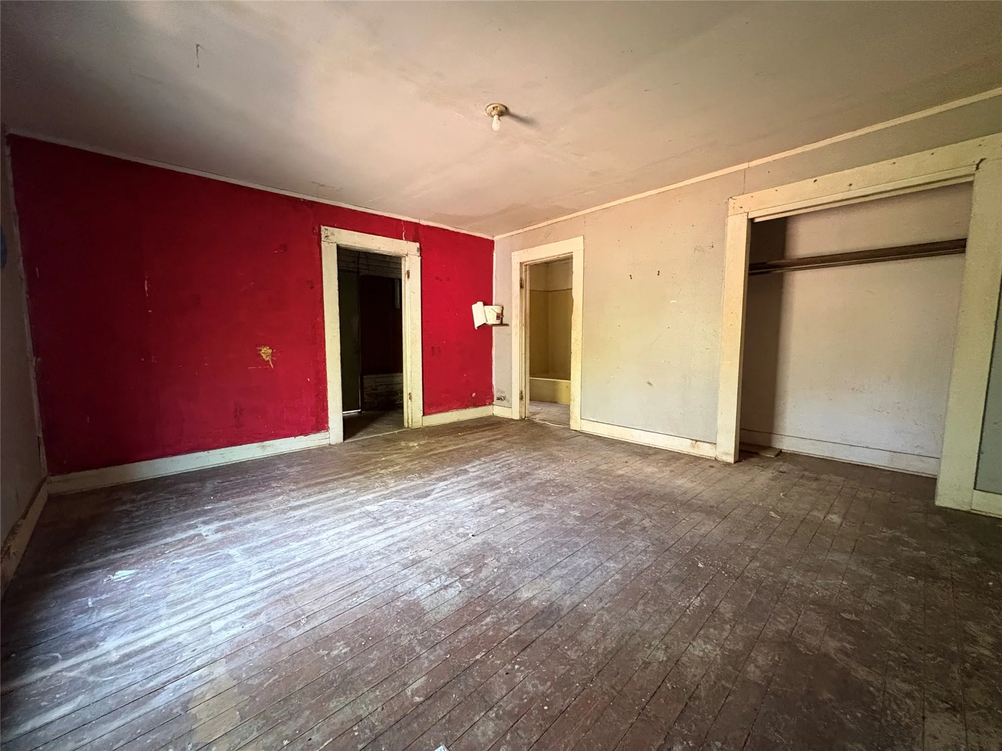 Single Family Residence For Sale in Navarro County , 808 W 11th Avenue, Corsicana, Texas 75110, 2 Bedroom, 1 Bathroom, Garage spaces, 1,332 Sqft, built in 1935, mls#21398871, Real Estate Agent in Corsicana, Homes For Sale in Navarro county, Homes For Sale in Corsicana, Realtor in Corsicana Texas, Real Estate Brokerage Independent Realty Texas, Luminita Cordes Realtor