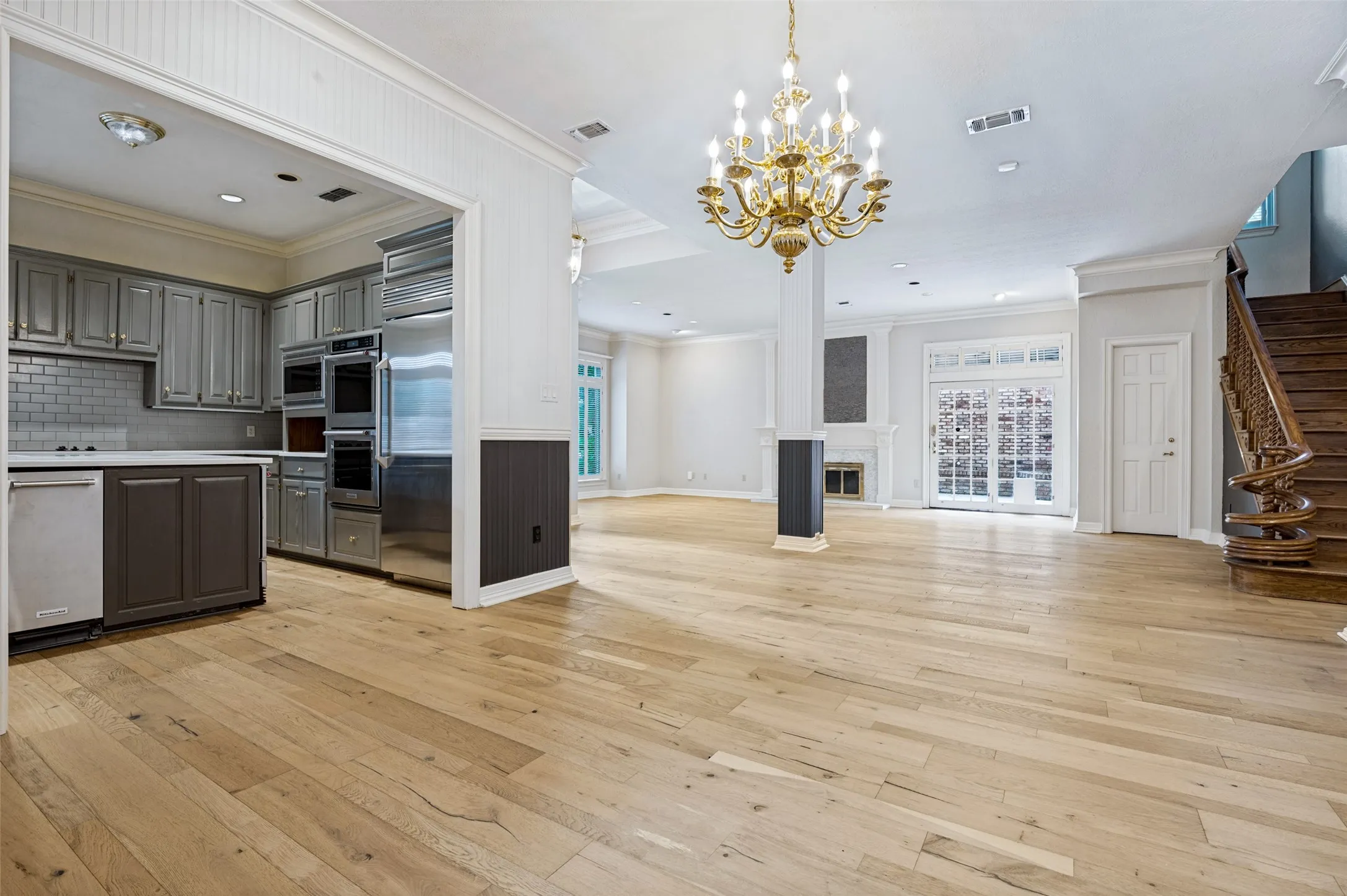 Single Family Residence For Rent in Tarrant County , 2314 Pheasant Trail, Arlington, Texas 76016, 4 Bedroom, 4 Bathroom, 2 Garage spaces, 3,648 Sqft, built in 1985, mls#21401355, Real Estate Agent in Arlington, Homes For Rent in Tarrant county, Homes For Rent in Arlington, Realtor in Arlington Texas, Real Estate Brokerage Independent Realty Texas, Luminita Cordes Realtor