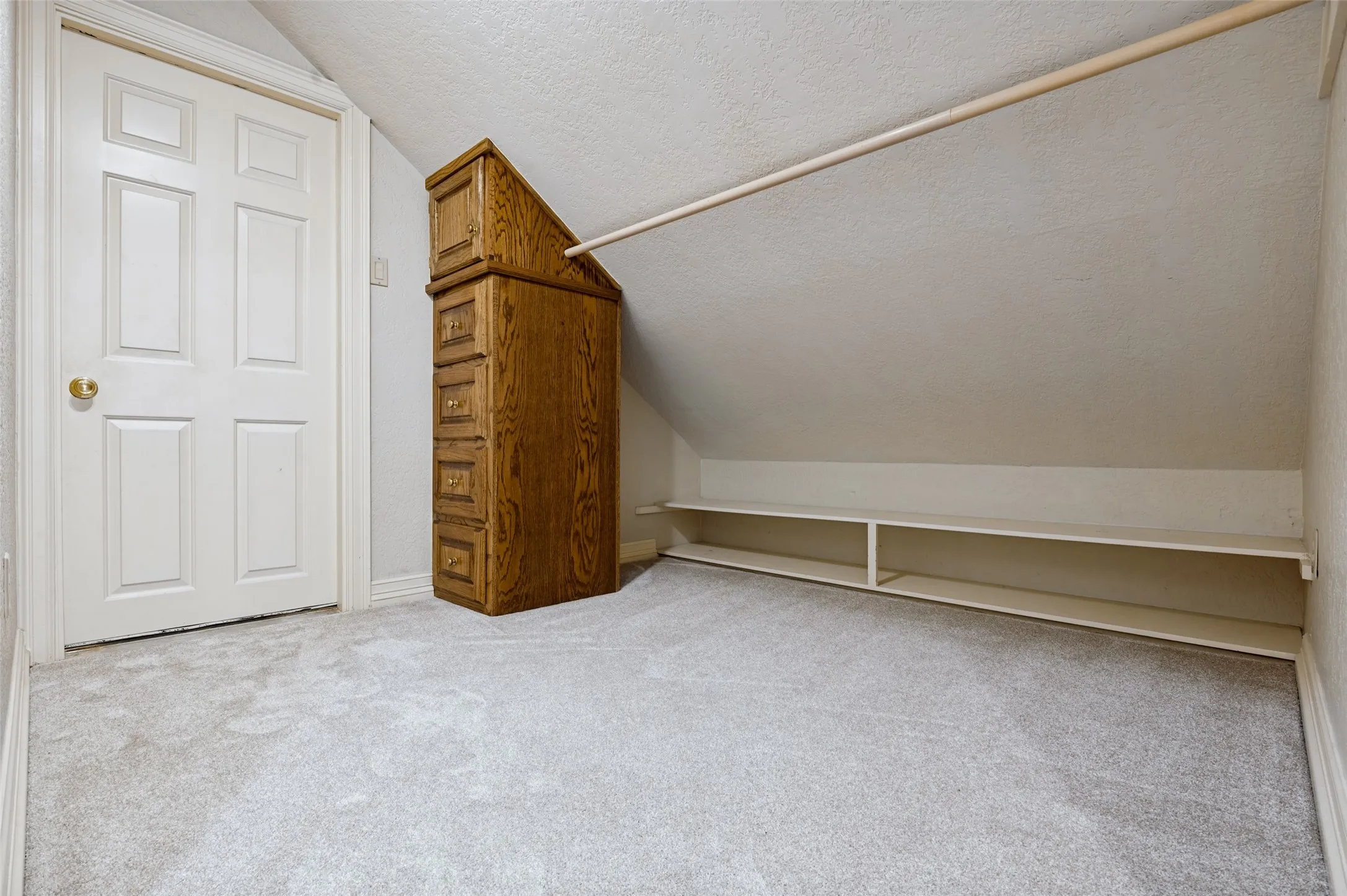 Single Family Residence For Rent in Tarrant County , 2314 Pheasant Trail, Arlington, Texas 76016, 4 Bedroom, 4 Bathroom, 2 Garage spaces, 3,648 Sqft, built in 1985, mls#21401355, Real Estate Agent in Arlington, Homes For Rent in Tarrant county, Homes For Rent in Arlington, Realtor in Arlington Texas, Real Estate Brokerage Independent Realty Texas, Luminita Cordes Realtor