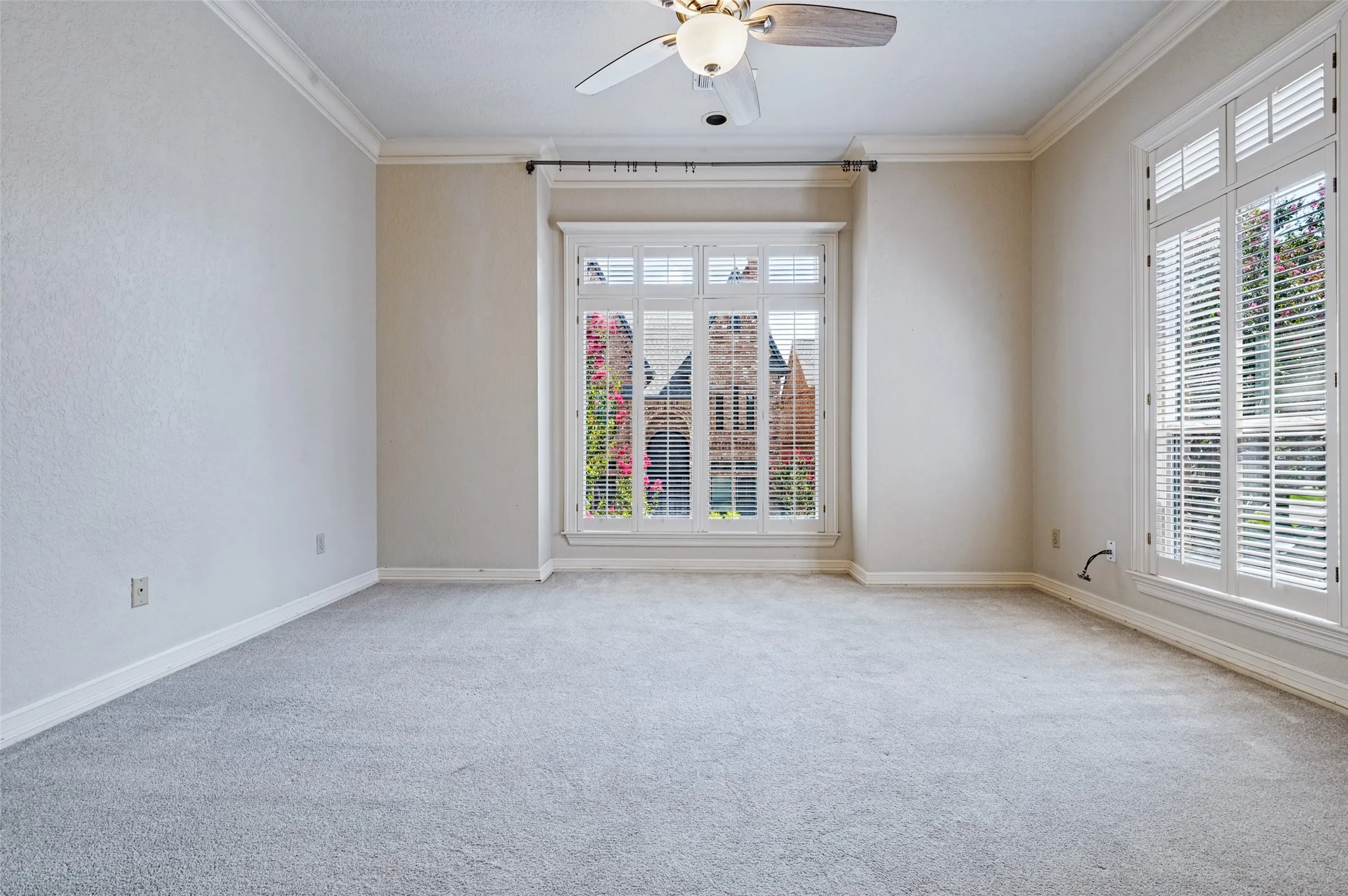 Single Family Residence For Rent in Tarrant County , 2314 Pheasant Trail, Arlington, Texas 76016, 4 Bedroom, 4 Bathroom, 2 Garage spaces, 3,648 Sqft, built in 1985, mls#21401355, Real Estate Agent in Arlington, Homes For Rent in Tarrant county, Homes For Rent in Arlington, Realtor in Arlington Texas, Real Estate Brokerage Independent Realty Texas, Luminita Cordes Realtor