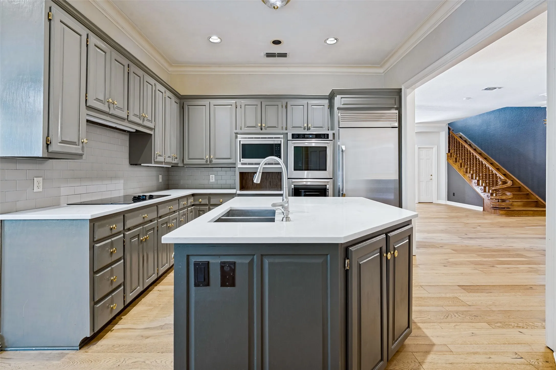 Single Family Residence For Rent in Tarrant County , 2314 Pheasant Trail, Arlington, Texas 76016, 4 Bedroom, 4 Bathroom, 2 Garage spaces, 3,648 Sqft, built in 1985, mls#21401355, Real Estate Agent in Arlington, Homes For Rent in Tarrant county, Homes For Rent in Arlington, Realtor in Arlington Texas, Real Estate Brokerage Independent Realty Texas, Luminita Cordes Realtor