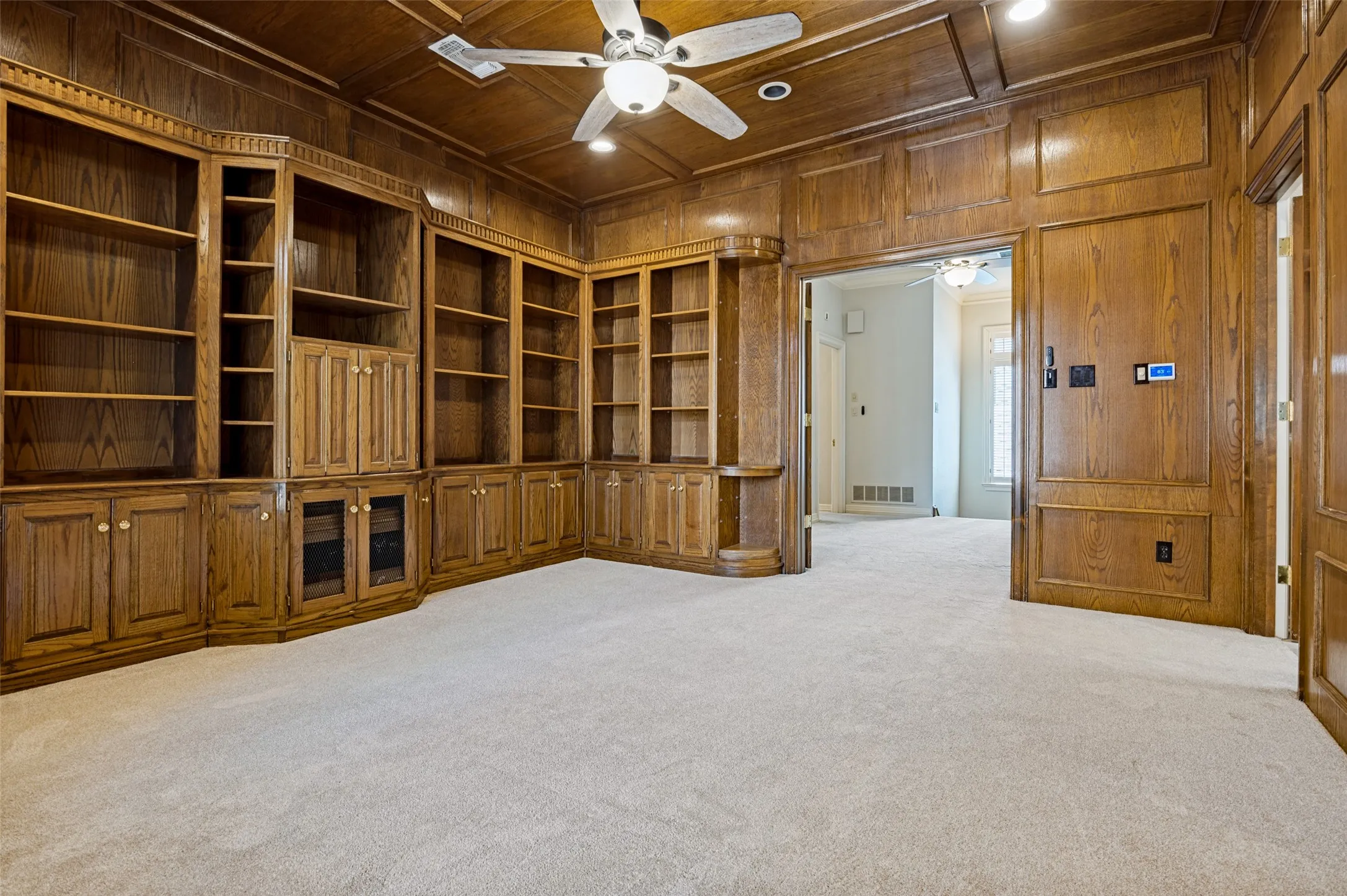 Single Family Residence For Rent in Tarrant County , 2314 Pheasant Trail, Arlington, Texas 76016, 4 Bedroom, 4 Bathroom, 2 Garage spaces, 3,648 Sqft, built in 1985, mls#21401355, Real Estate Agent in Arlington, Homes For Rent in Tarrant county, Homes For Rent in Arlington, Realtor in Arlington Texas, Real Estate Brokerage Independent Realty Texas, Luminita Cordes Realtor