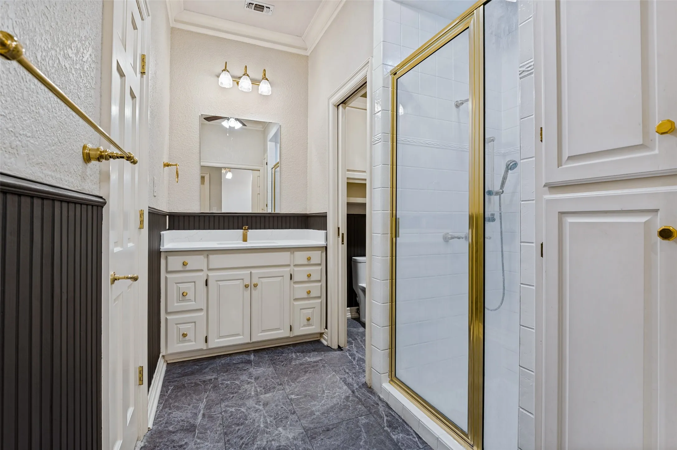 Single Family Residence For Rent in Tarrant County , 2314 Pheasant Trail, Arlington, Texas 76016, 4 Bedroom, 4 Bathroom, 2 Garage spaces, 3,648 Sqft, built in 1985, mls#21401355, Real Estate Agent in Arlington, Homes For Rent in Tarrant county, Homes For Rent in Arlington, Realtor in Arlington Texas, Real Estate Brokerage Independent Realty Texas, Luminita Cordes Realtor