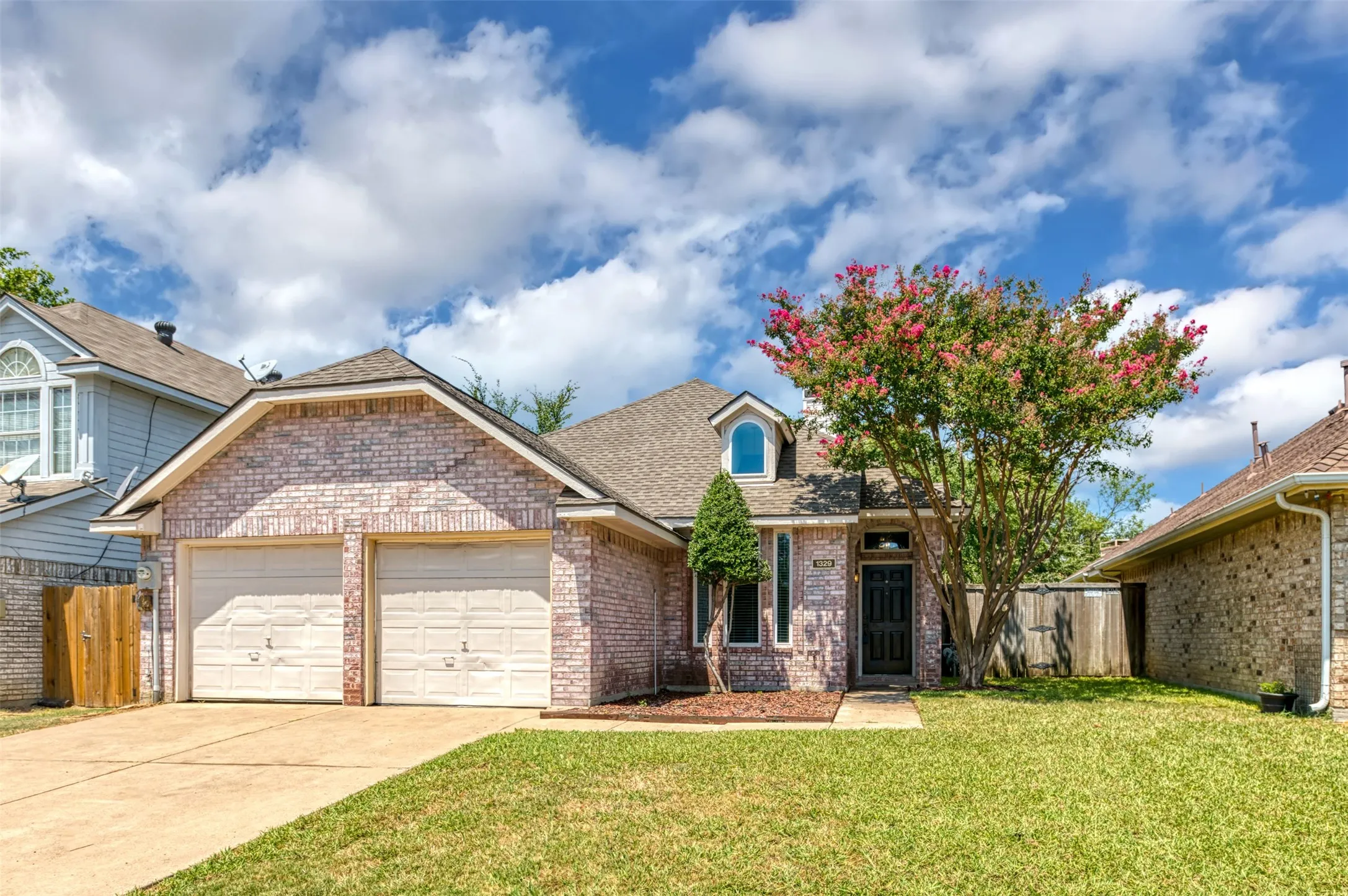 Single Family Residence For Rent in Collin County , 1329 Maywood Court, Plano, Texas 75023, 3 Bedroom, 2 Bathroom, 2 Garage spaces, 1,501 Sqft, built in 1990, mls#21402546, Real Estate Agent in Plano, Homes For Rent in Collin county, Homes For Rent in Plano, Realtor in Plano Texas, Real Estate Brokerage Independent Realty Texas, Luminita Cordes Realtor