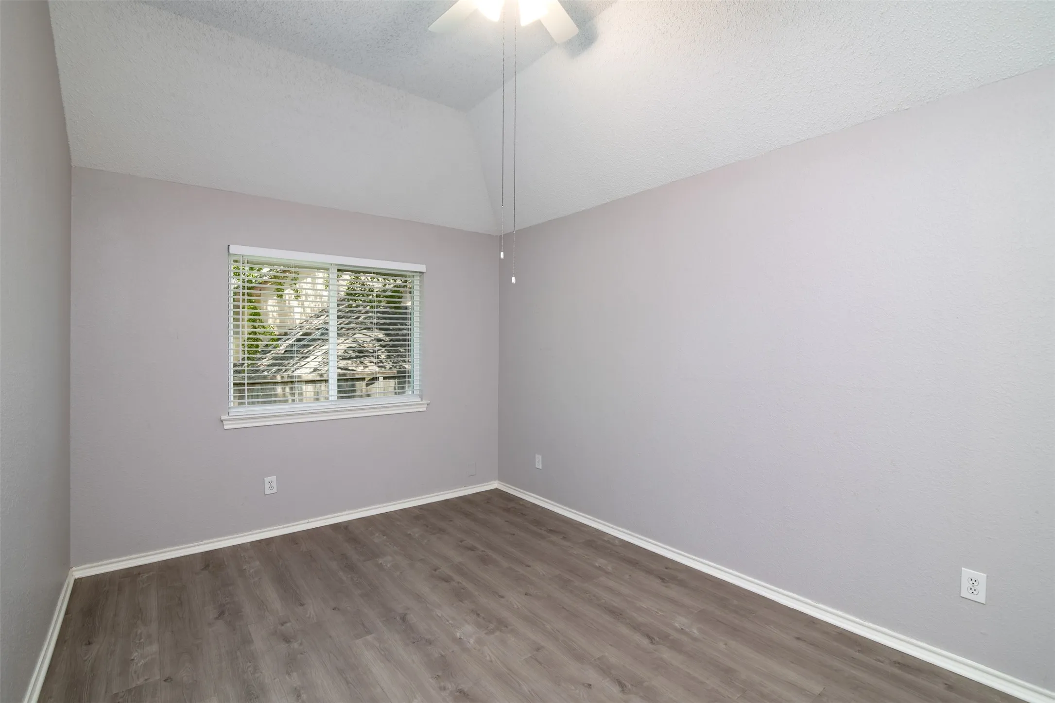 Single Family Residence For Rent in Collin County , 1329 Maywood Court, Plano, Texas 75023, 3 Bedroom, 2 Bathroom, 2 Garage spaces, 1,501 Sqft, built in 1990, mls#21402546, Real Estate Agent in Plano, Homes For Rent in Collin county, Homes For Rent in Plano, Realtor in Plano Texas, Real Estate Brokerage Independent Realty Texas, Luminita Cordes Realtor