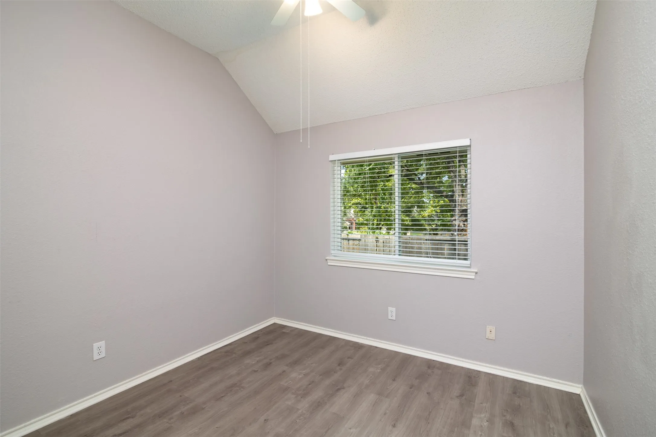 Single Family Residence For Rent in Collin County , 1329 Maywood Court, Plano, Texas 75023, 3 Bedroom, 2 Bathroom, 2 Garage spaces, 1,501 Sqft, built in 1990, mls#21402546, Real Estate Agent in Plano, Homes For Rent in Collin county, Homes For Rent in Plano, Realtor in Plano Texas, Real Estate Brokerage Independent Realty Texas, Luminita Cordes Realtor