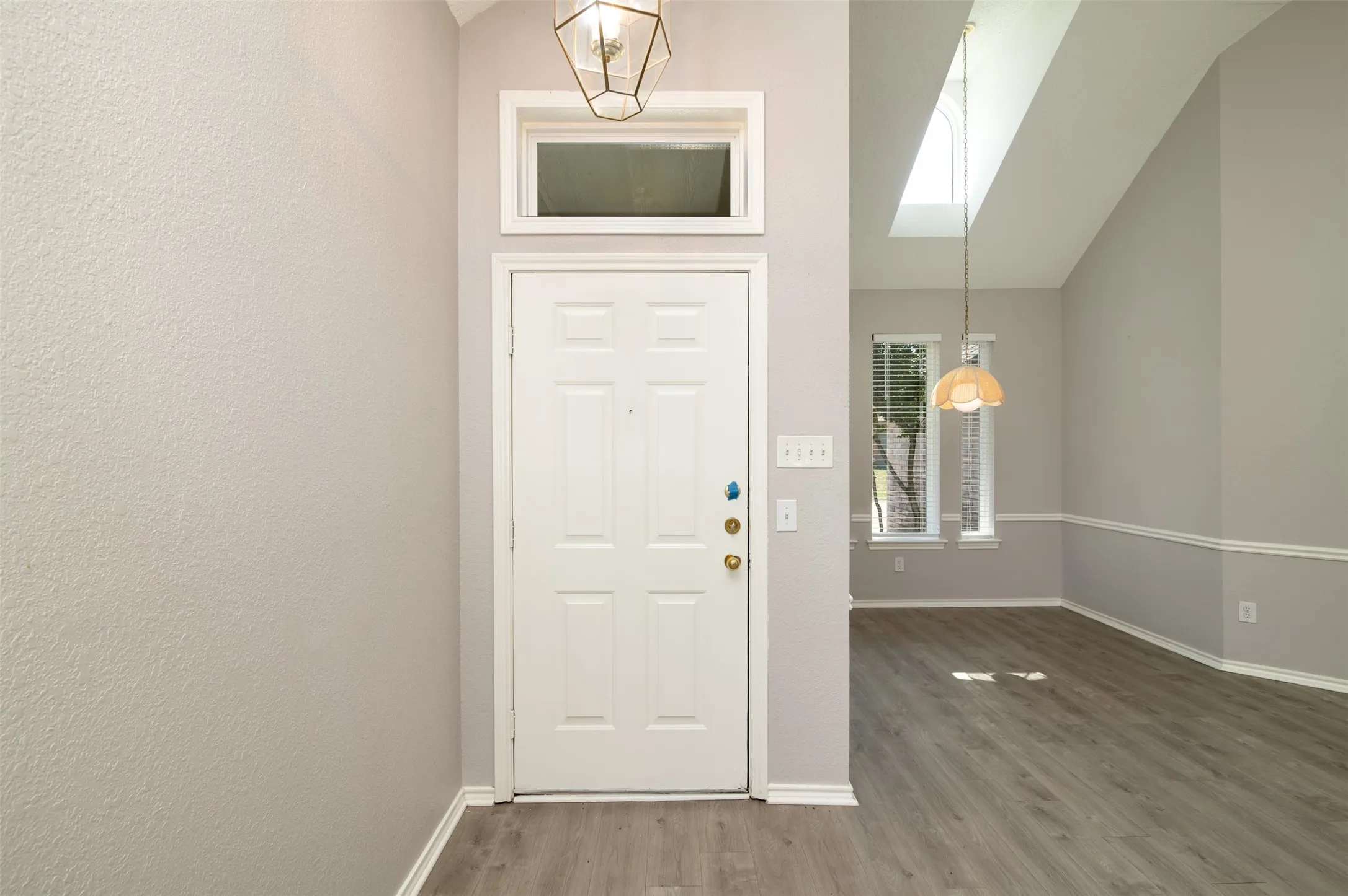 Single Family Residence For Rent in Collin County , 1329 Maywood Court, Plano, Texas 75023, 3 Bedroom, 2 Bathroom, 2 Garage spaces, 1,501 Sqft, built in 1990, mls#21402546, Real Estate Agent in Plano, Homes For Rent in Collin county, Homes For Rent in Plano, Realtor in Plano Texas, Real Estate Brokerage Independent Realty Texas, Luminita Cordes Realtor