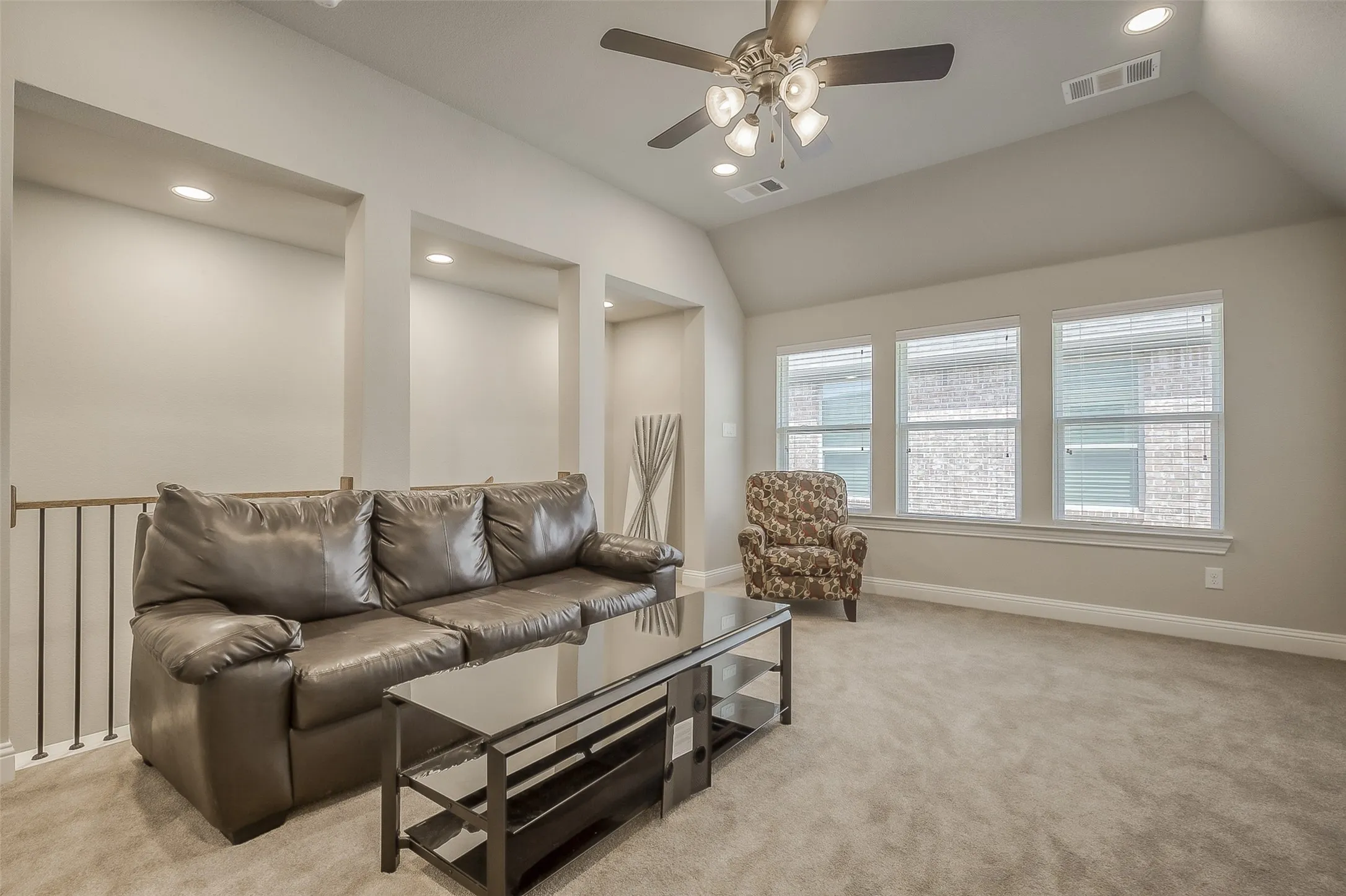 Single Family Residence For Rent in Collin County , 8504 Pine Valley Drive, Mc Kinney, Texas 75070, 4 Bedroom, 4 Bathroom, 2 Garage spaces, 2,734 Sqft, built in 2018, mls#21402527, Real Estate Agent in Mc Kinney, Homes For Rent in Collin county, Homes For Rent in Mc Kinney, Realtor in Mc Kinney Texas, Real Estate Brokerage Independent Realty Texas, Luminita Cordes Realtor
