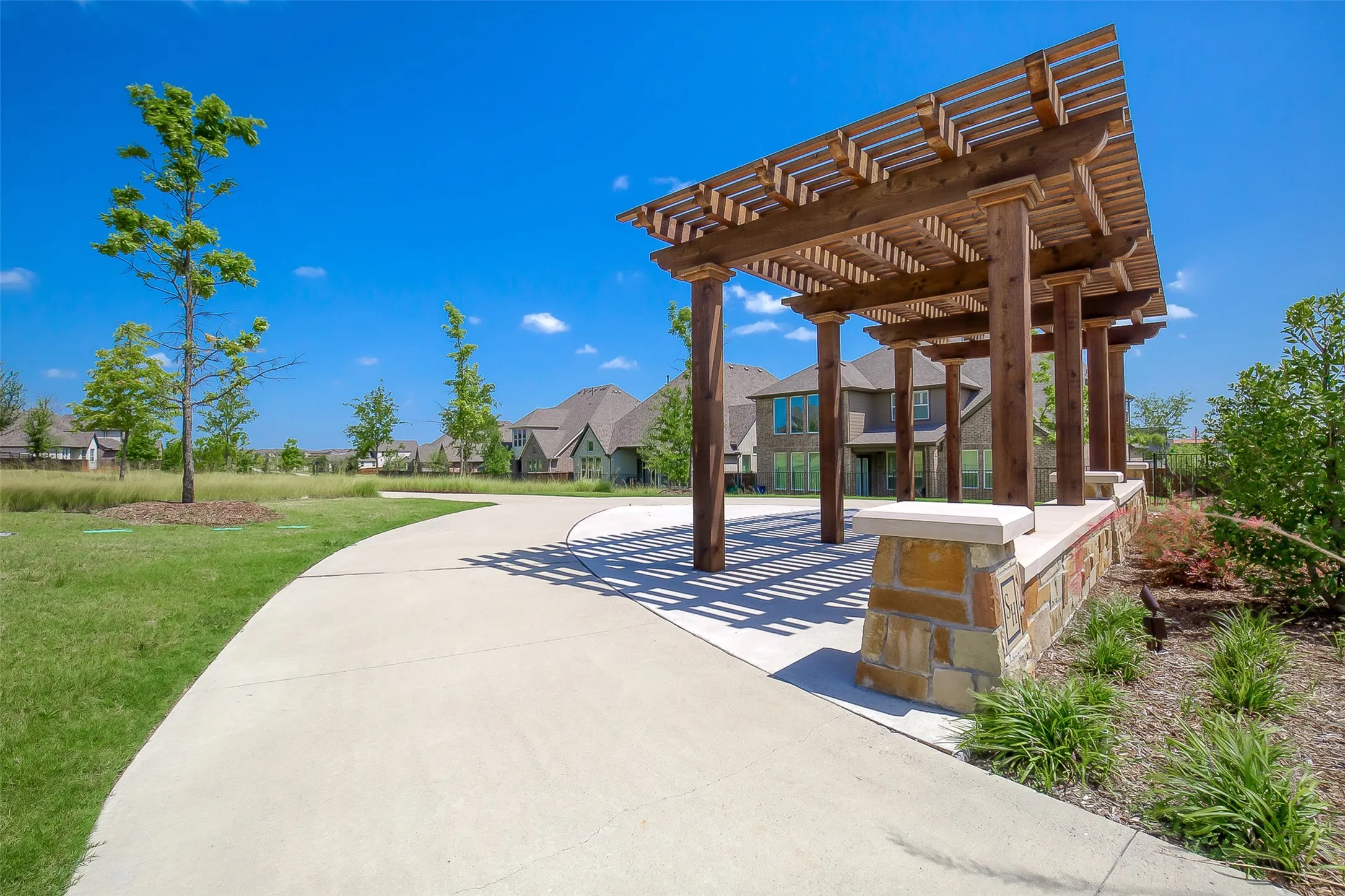 Single Family Residence For Rent in Collin County , 8504 Pine Valley Drive, Mc Kinney, Texas 75070, 4 Bedroom, 4 Bathroom, 2 Garage spaces, 2,734 Sqft, built in 2018, mls#21402527, Real Estate Agent in Mc Kinney, Homes For Rent in Collin county, Homes For Rent in Mc Kinney, Realtor in Mc Kinney Texas, Real Estate Brokerage Independent Realty Texas, Luminita Cordes Realtor