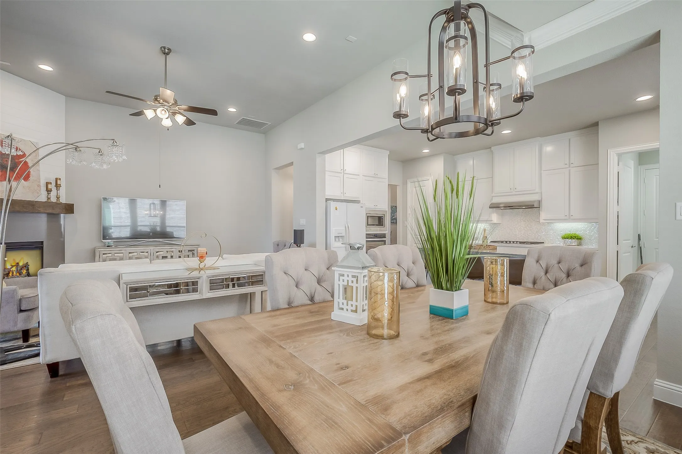 Single Family Residence For Rent in Collin County , 8504 Pine Valley Drive, Mc Kinney, Texas 75070, 4 Bedroom, 4 Bathroom, 2 Garage spaces, 2,734 Sqft, built in 2018, mls#21402527, Real Estate Agent in Mc Kinney, Homes For Rent in Collin county, Homes For Rent in Mc Kinney, Realtor in Mc Kinney Texas, Real Estate Brokerage Independent Realty Texas, Luminita Cordes Realtor