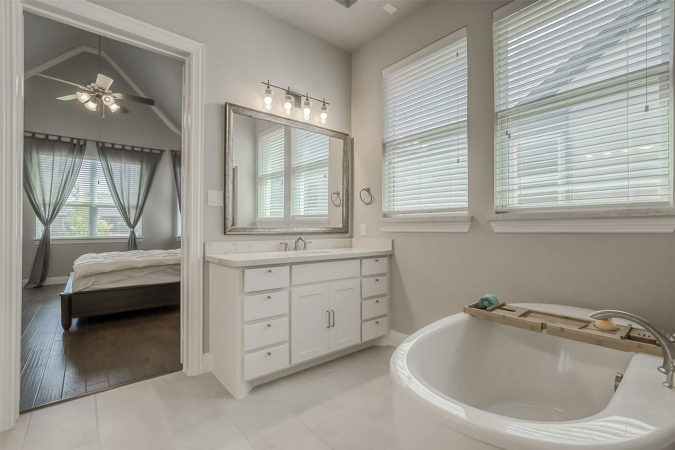 Single Family Residence For Rent in Collin County , 8504 Pine Valley Drive, Mc Kinney, Texas 75070, 4 Bedroom, 4 Bathroom, 2 Garage spaces, 2,734 Sqft, built in 2018, mls#21402527, Real Estate Agent in Mc Kinney, Homes For Rent in Collin county, Homes For Rent in Mc Kinney, Realtor in Mc Kinney Texas, Real Estate Brokerage Independent Realty Texas, Luminita Cordes Realtor