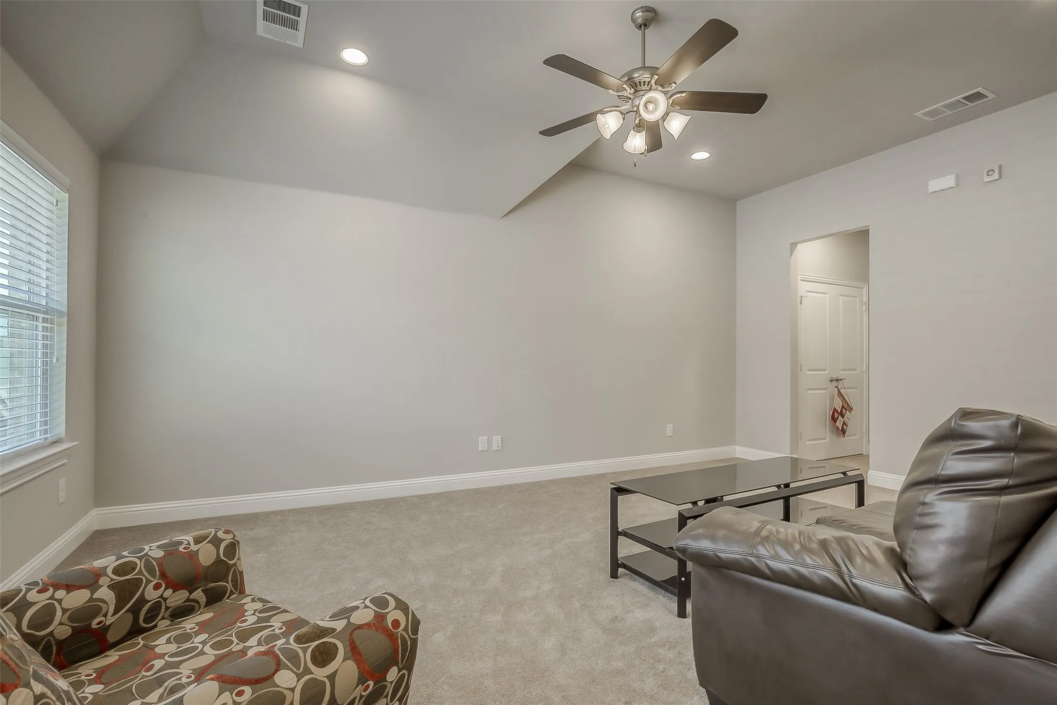Single Family Residence For Rent in Collin County , 8504 Pine Valley Drive, Mc Kinney, Texas 75070, 4 Bedroom, 4 Bathroom, 2 Garage spaces, 2,734 Sqft, built in 2018, mls#21402527, Real Estate Agent in Mc Kinney, Homes For Rent in Collin county, Homes For Rent in Mc Kinney, Realtor in Mc Kinney Texas, Real Estate Brokerage Independent Realty Texas, Luminita Cordes Realtor