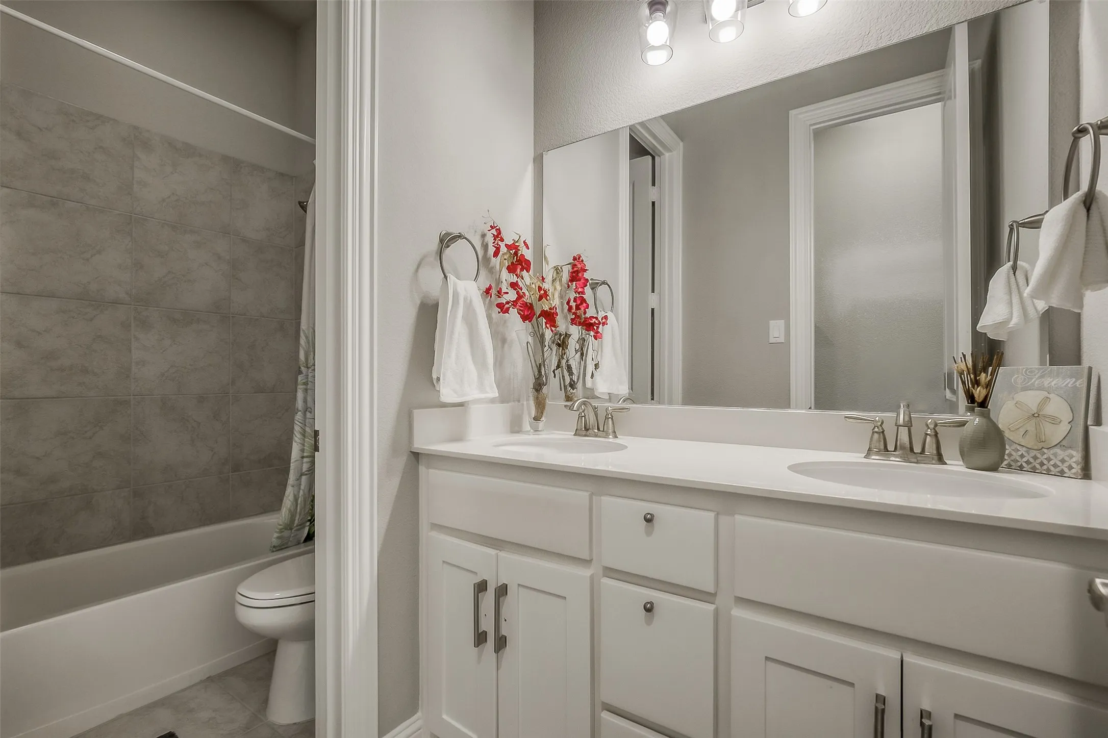 Single Family Residence For Rent in Collin County , 8504 Pine Valley Drive, Mc Kinney, Texas 75070, 4 Bedroom, 4 Bathroom, 2 Garage spaces, 2,734 Sqft, built in 2018, mls#21402527, Real Estate Agent in Mc Kinney, Homes For Rent in Collin county, Homes For Rent in Mc Kinney, Realtor in Mc Kinney Texas, Real Estate Brokerage Independent Realty Texas, Luminita Cordes Realtor