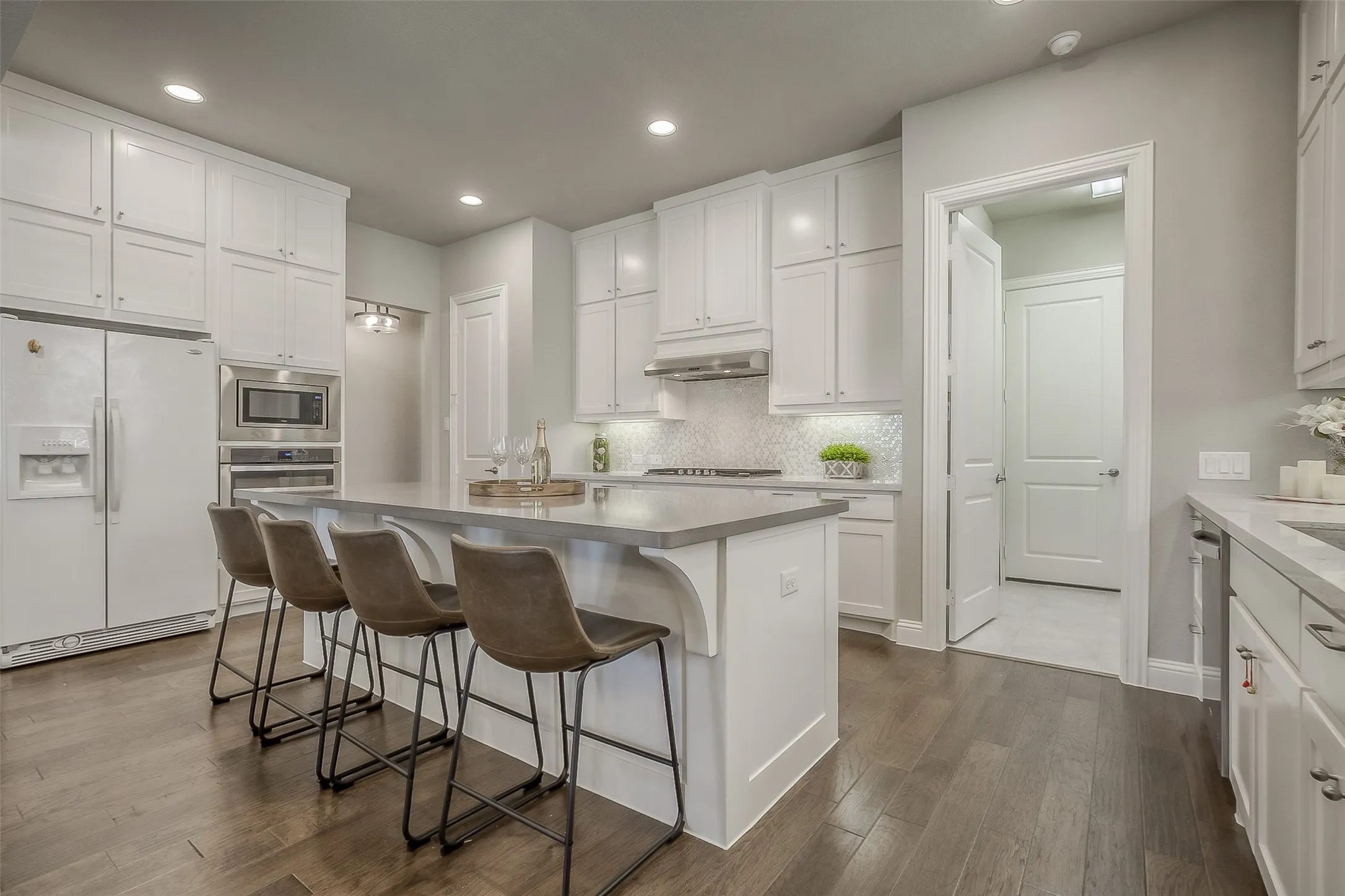 Single Family Residence For Rent in Collin County , 8504 Pine Valley Drive, Mc Kinney, Texas 75070, 4 Bedroom, 4 Bathroom, 2 Garage spaces, 2,734 Sqft, built in 2018, mls#21402527, Real Estate Agent in Mc Kinney, Homes For Rent in Collin county, Homes For Rent in Mc Kinney, Realtor in Mc Kinney Texas, Real Estate Brokerage Independent Realty Texas, Luminita Cordes Realtor