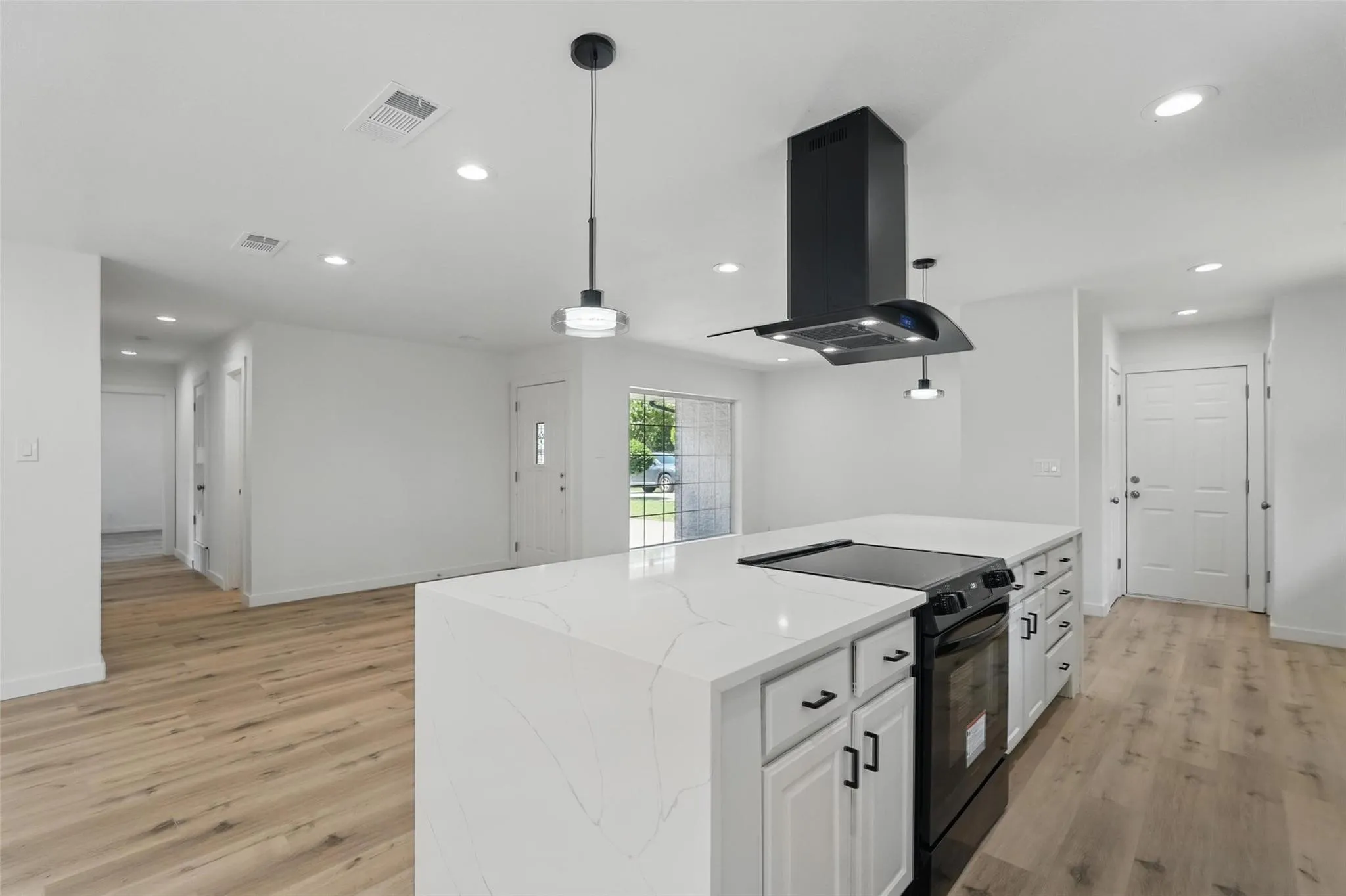 Single Family Residence For Rent in Dallas County , 810 Greenhaven Drive, Richardson, Texas 75080, 3 Bedroom, 2 Bathroom, 1 Garage spaces, 1,414 Sqft, built in 1962, mls#21400796, Real Estate Agent in Richardson, Homes For Rent in Dallas county, Homes For Rent in Richardson, Realtor in Richardson Texas, Real Estate Brokerage Independent Realty Texas, Luminita Cordes Realtor