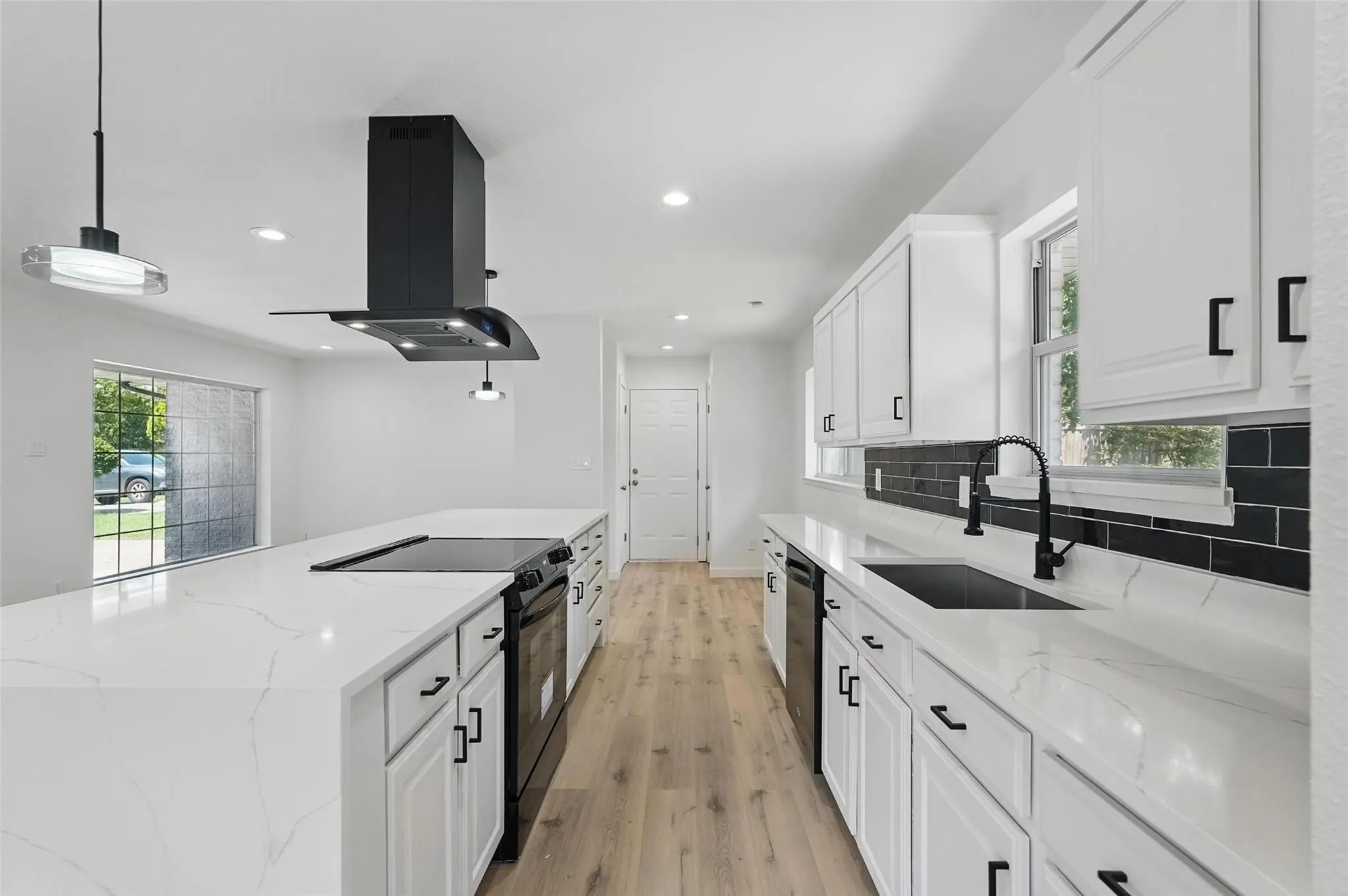 Single Family Residence For Rent in Dallas County , 810 Greenhaven Drive, Richardson, Texas 75080, 3 Bedroom, 2 Bathroom, 1 Garage spaces, 1,414 Sqft, built in 1962, mls#21400796, Real Estate Agent in Richardson, Homes For Rent in Dallas county, Homes For Rent in Richardson, Realtor in Richardson Texas, Real Estate Brokerage Independent Realty Texas, Luminita Cordes Realtor