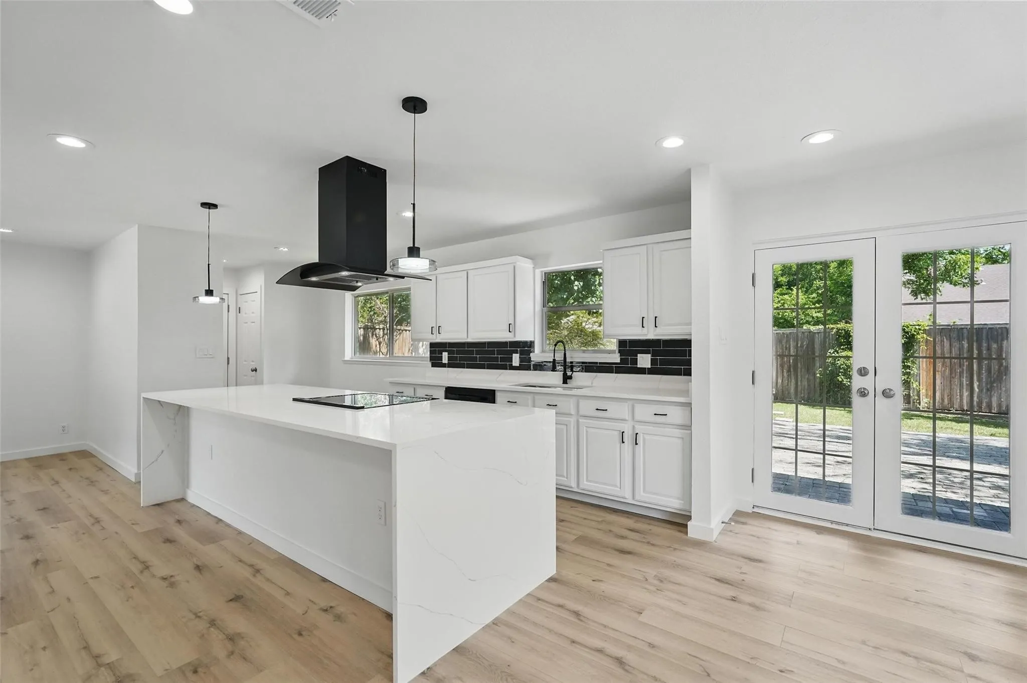 Single Family Residence For Rent in Dallas County , 810 Greenhaven Drive, Richardson, Texas 75080, 3 Bedroom, 2 Bathroom, 1 Garage spaces, 1,414 Sqft, built in 1962, mls#21400796, Real Estate Agent in Richardson, Homes For Rent in Dallas county, Homes For Rent in Richardson, Realtor in Richardson Texas, Real Estate Brokerage Independent Realty Texas, Luminita Cordes Realtor