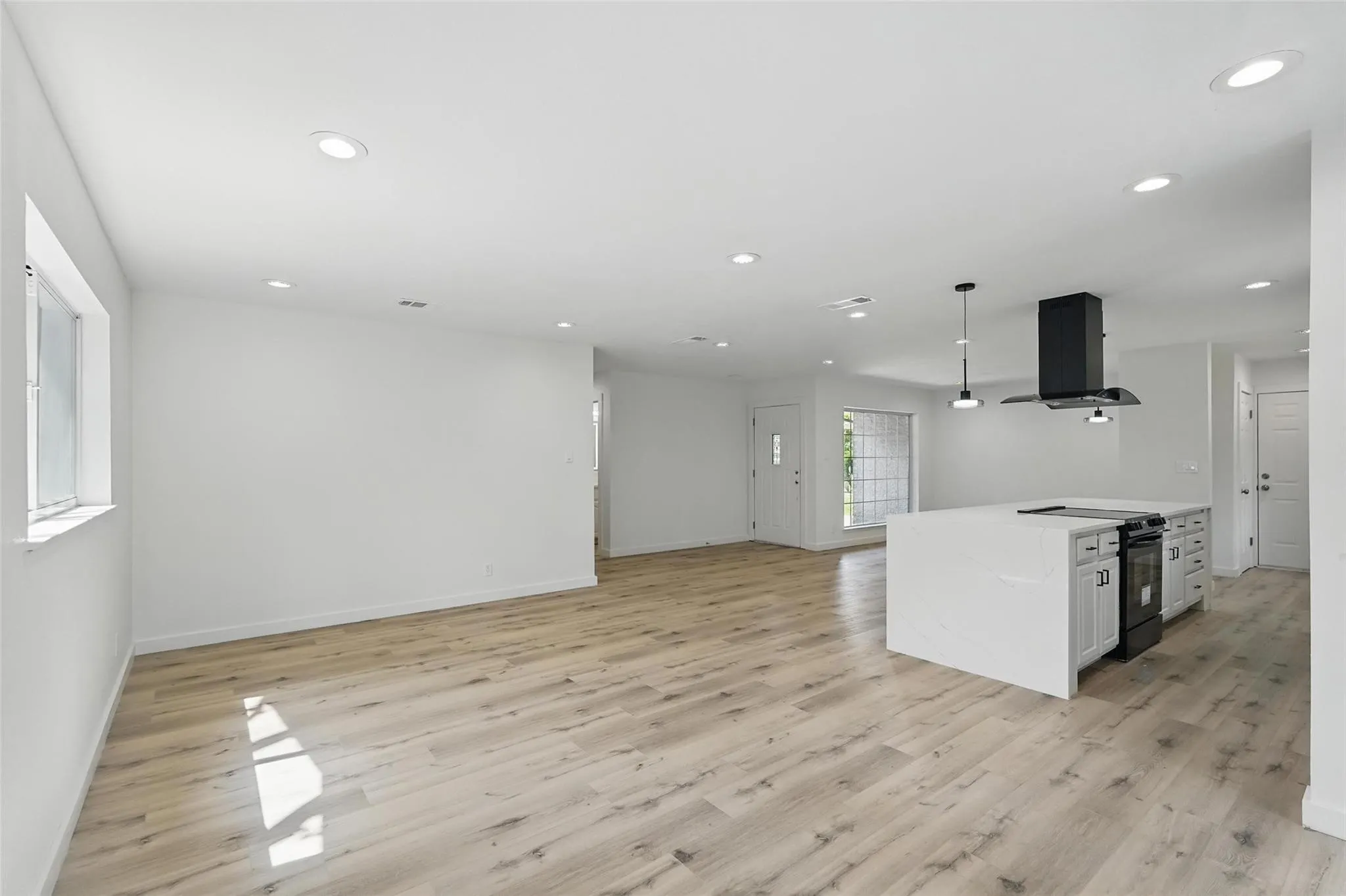 Single Family Residence For Rent in Dallas County , 810 Greenhaven Drive, Richardson, Texas 75080, 3 Bedroom, 2 Bathroom, 1 Garage spaces, 1,414 Sqft, built in 1962, mls#21400796, Real Estate Agent in Richardson, Homes For Rent in Dallas county, Homes For Rent in Richardson, Realtor in Richardson Texas, Real Estate Brokerage Independent Realty Texas, Luminita Cordes Realtor