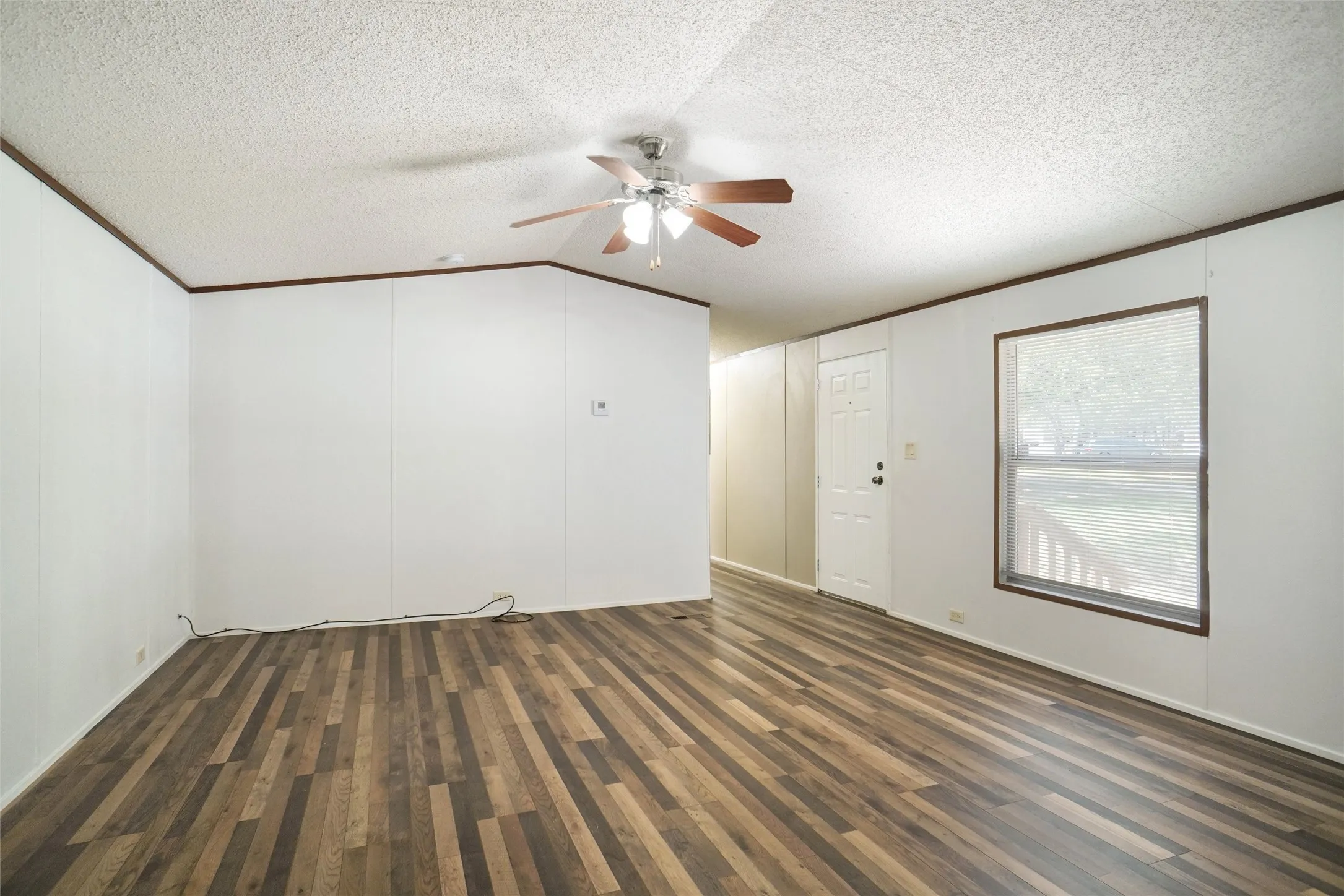 Mobile Home For Rent in Tarrant County , 1652 Sheila Drive, Pelican Bay, Texas 76020, 3 Bedroom, 2 Bathroom, Garage spaces, 1,216 Sqft, built in 2018, mls#21402563, Real Estate Agent in Pelican Bay, Homes For Rent in Tarrant county, Homes For Rent in Pelican Bay, Realtor in Pelican Bay Texas, Real Estate Brokerage Independent Realty Texas, Luminita Cordes Realtor