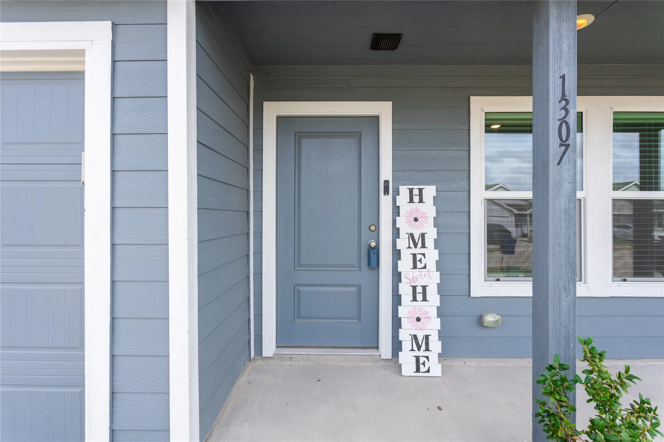 Single Family Residence For Rent in Kaufman County , 1307 Rodeo Circuit Way, Crandall, Texas 75114, 3 Bedroom, 2 Bathroom, 2 Garage spaces, 1,465 Sqft, built in 2024, mls#21382590, Real Estate Agent in Crandall, Homes For Rent in Kaufman county, Homes For Rent in Crandall, Realtor in Crandall Texas, Real Estate Brokerage Independent Realty Texas, Luminita Cordes Realtor