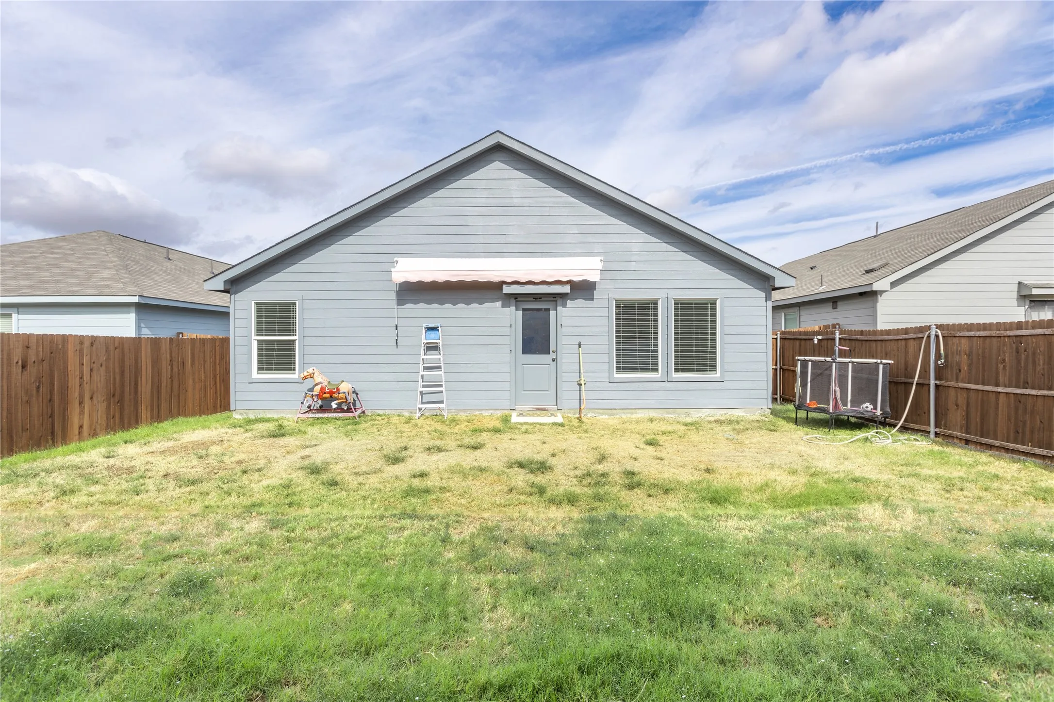 Single Family Residence For Rent in Kaufman County , 1307 Rodeo Circuit Way, Crandall, Texas 75114, 3 Bedroom, 2 Bathroom, 2 Garage spaces, 1,465 Sqft, built in 2024, mls#21382590, Real Estate Agent in Crandall, Homes For Rent in Kaufman county, Homes For Rent in Crandall, Realtor in Crandall Texas, Real Estate Brokerage Independent Realty Texas, Luminita Cordes Realtor